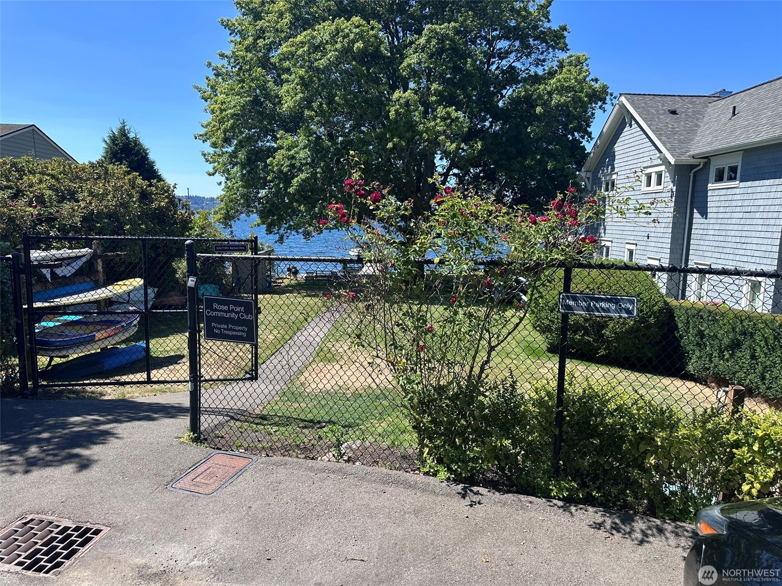 Kirkland, Washington, 98033, United States, 3 Bedrooms Bedrooms, ,2 BathroomsBathrooms,Residential,For Sale,1904417