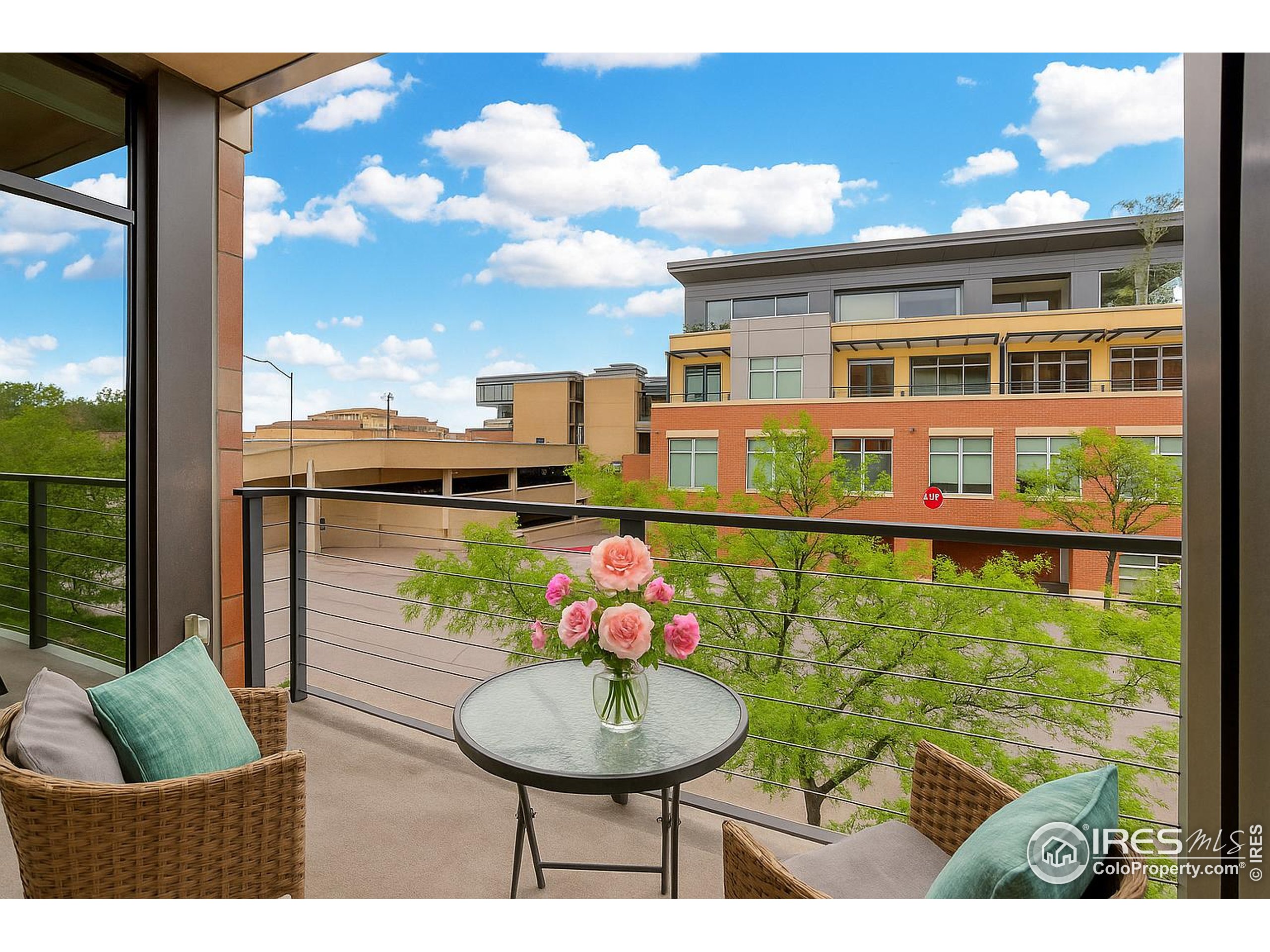 Boulder, Colorado, 80302, United States, 2 Bedrooms Bedrooms, ,2 BathroomsBathrooms,Residential,For Sale,1992797