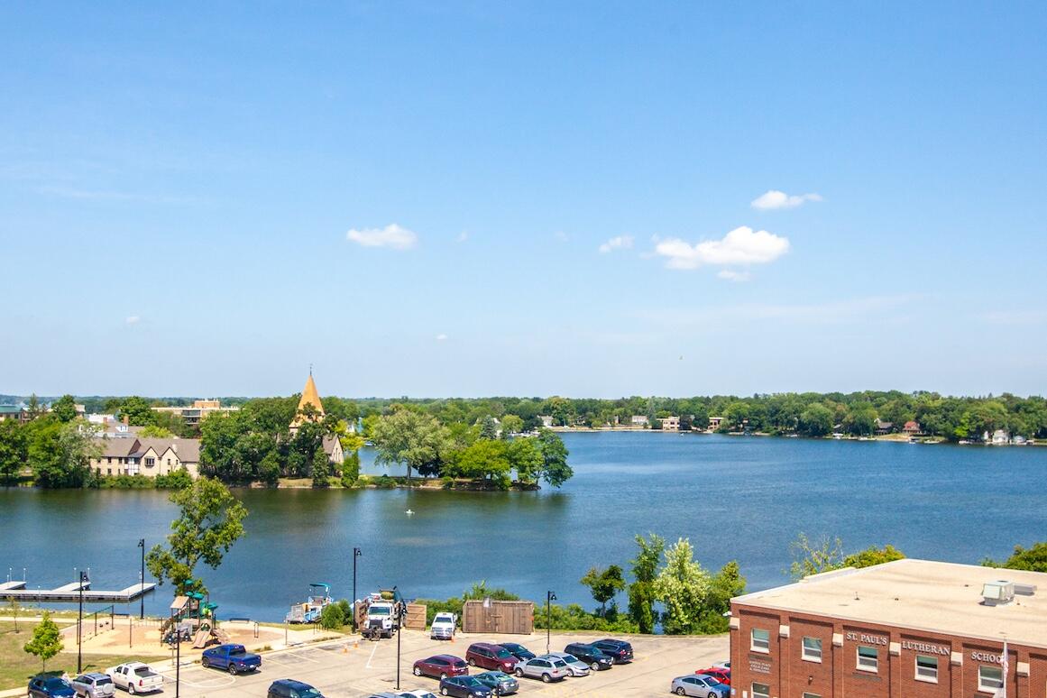 Oconomowoc, Wisconsin, 53066, United States, 1 Bedroom Bedrooms, ,2 BathroomsBathrooms,Residential,For Sale,1819550