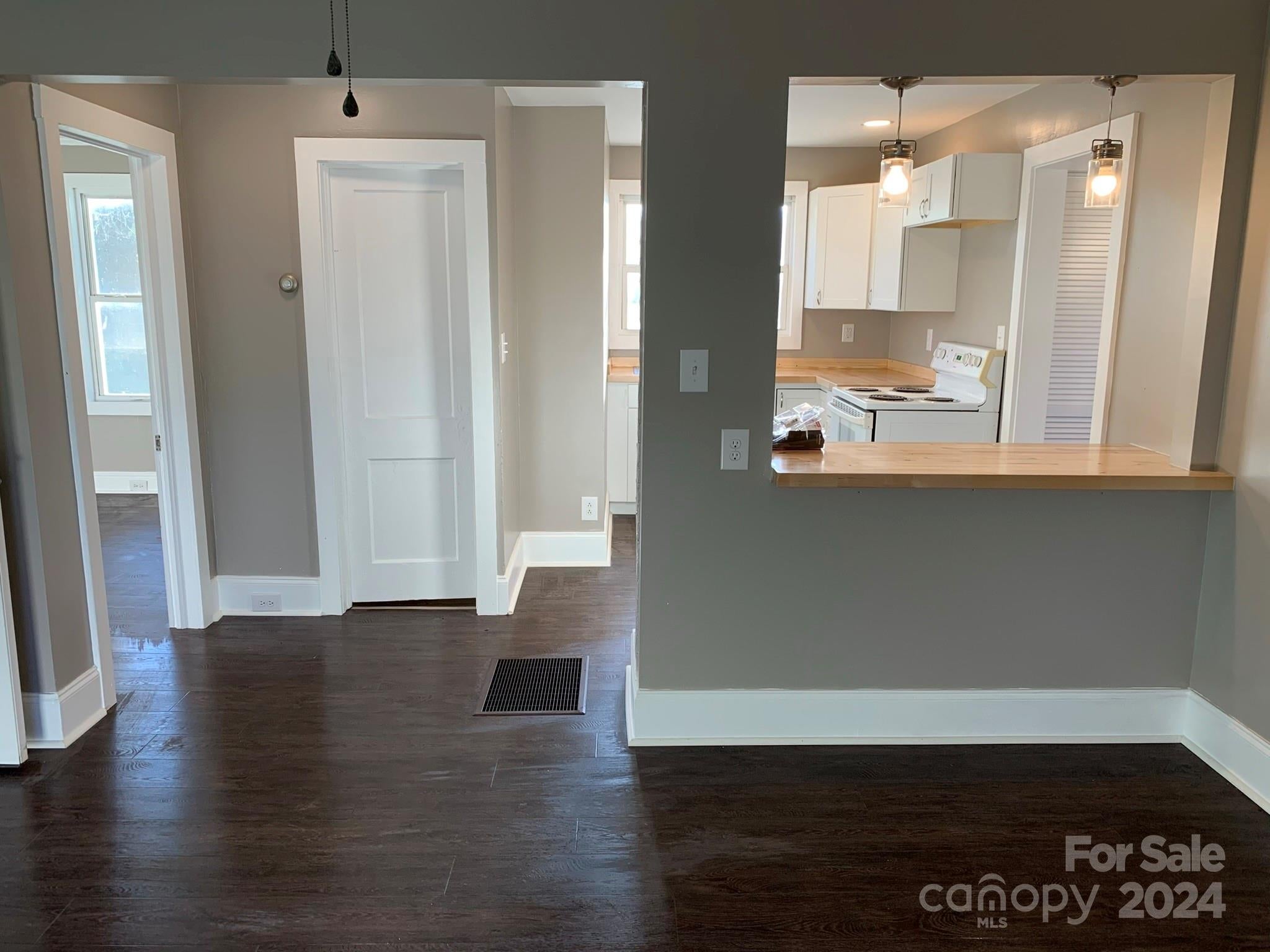 Mooresville, North Carolina, 28115, United States, 3 Bedrooms Bedrooms, ,2 BathroomsBathrooms,Residential,For Sale,1977807