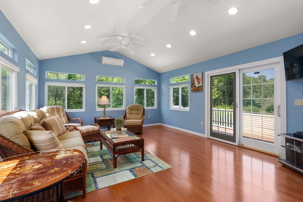 Agawam, Massachusetts, 01030, United States, 4 Bedrooms Bedrooms, ,3 BathroomsBathrooms,Residential,For Sale,1933274