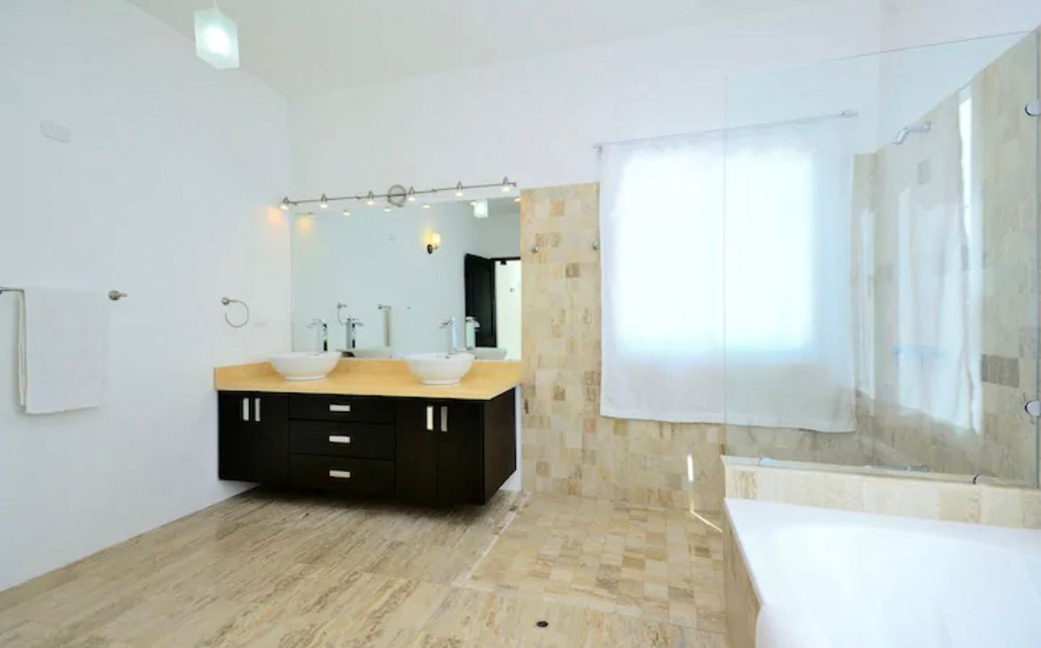 Rio San Juan, DO, 5 Bedrooms Bedrooms, ,5 BathroomsBathrooms,Residential,For Sale,1794127