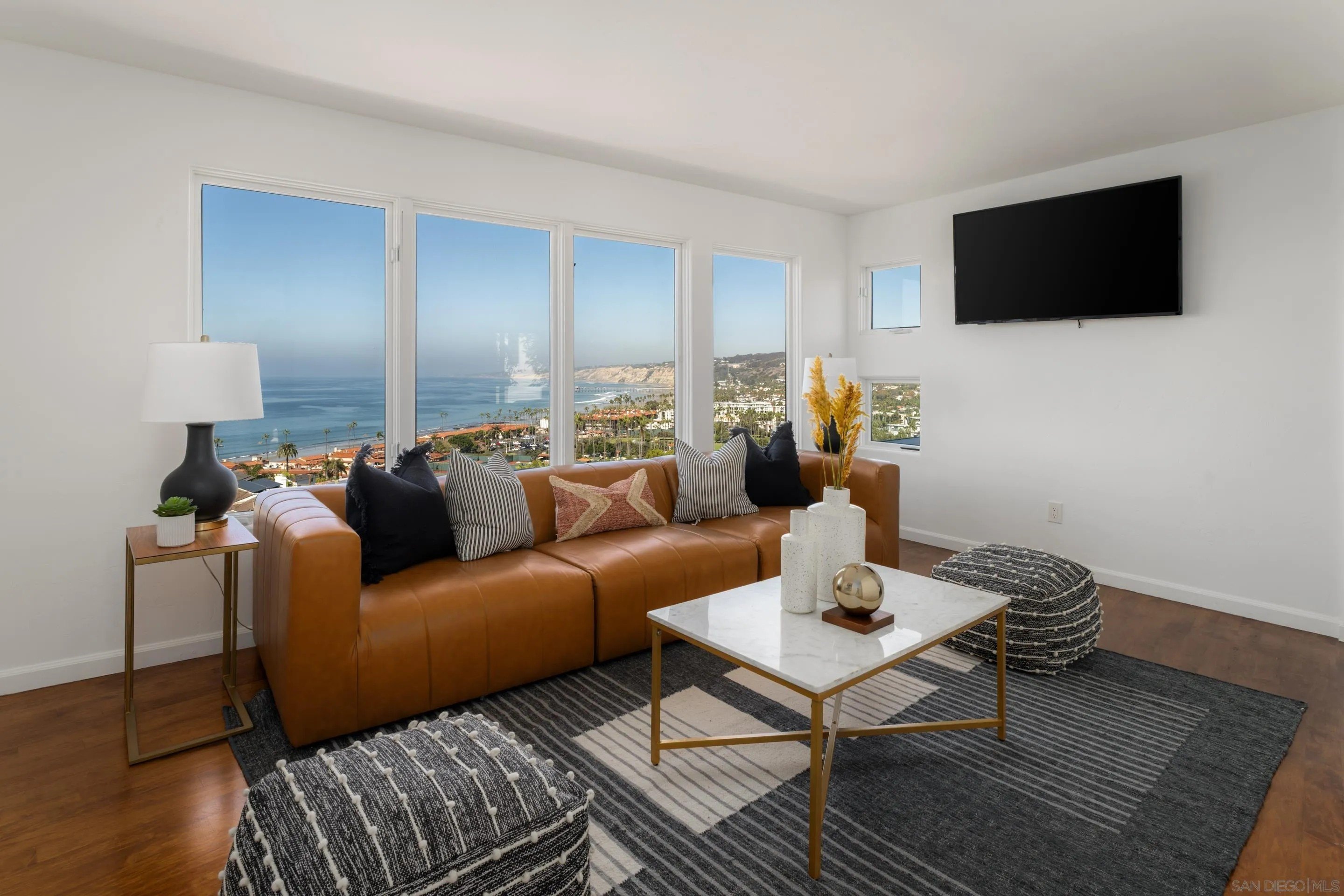 La Jolla, California, 92037, United States, 5 Bedrooms Bedrooms, ,6 BathroomsBathrooms,Residential,For Sale,1991356