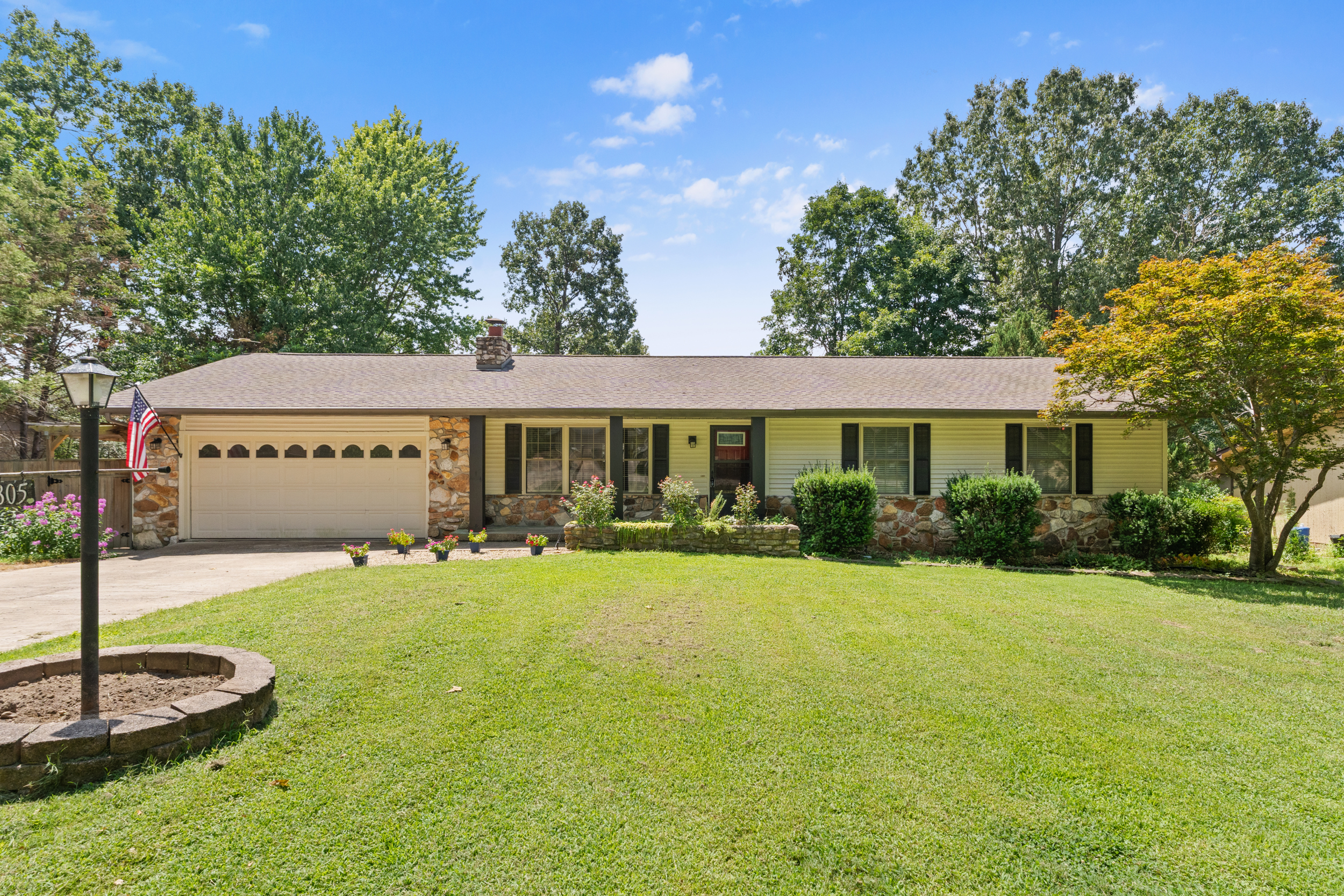 Illinois Ave, Mountain Home, AR 72653