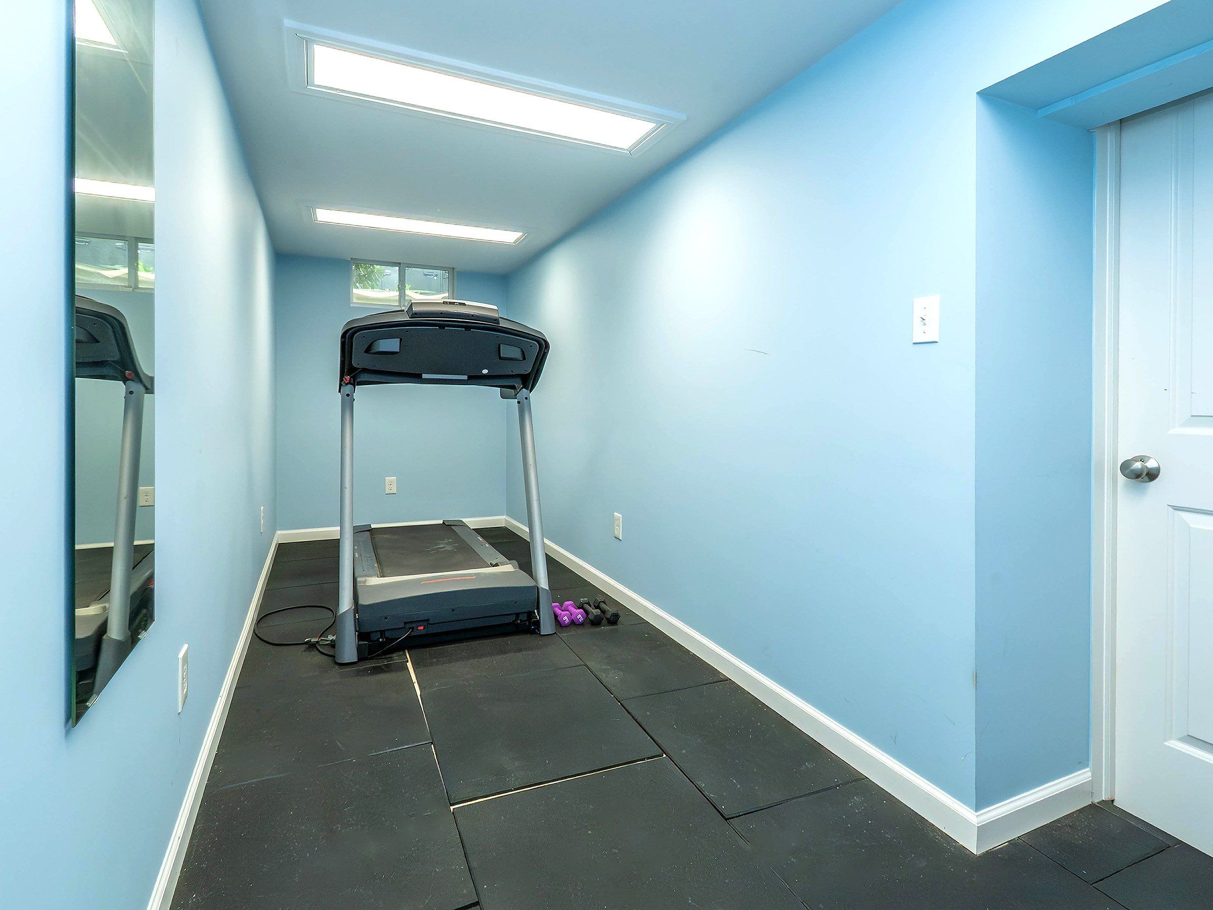  28 Monroe Street, Port Washington, NY, 11050 - 物件實景