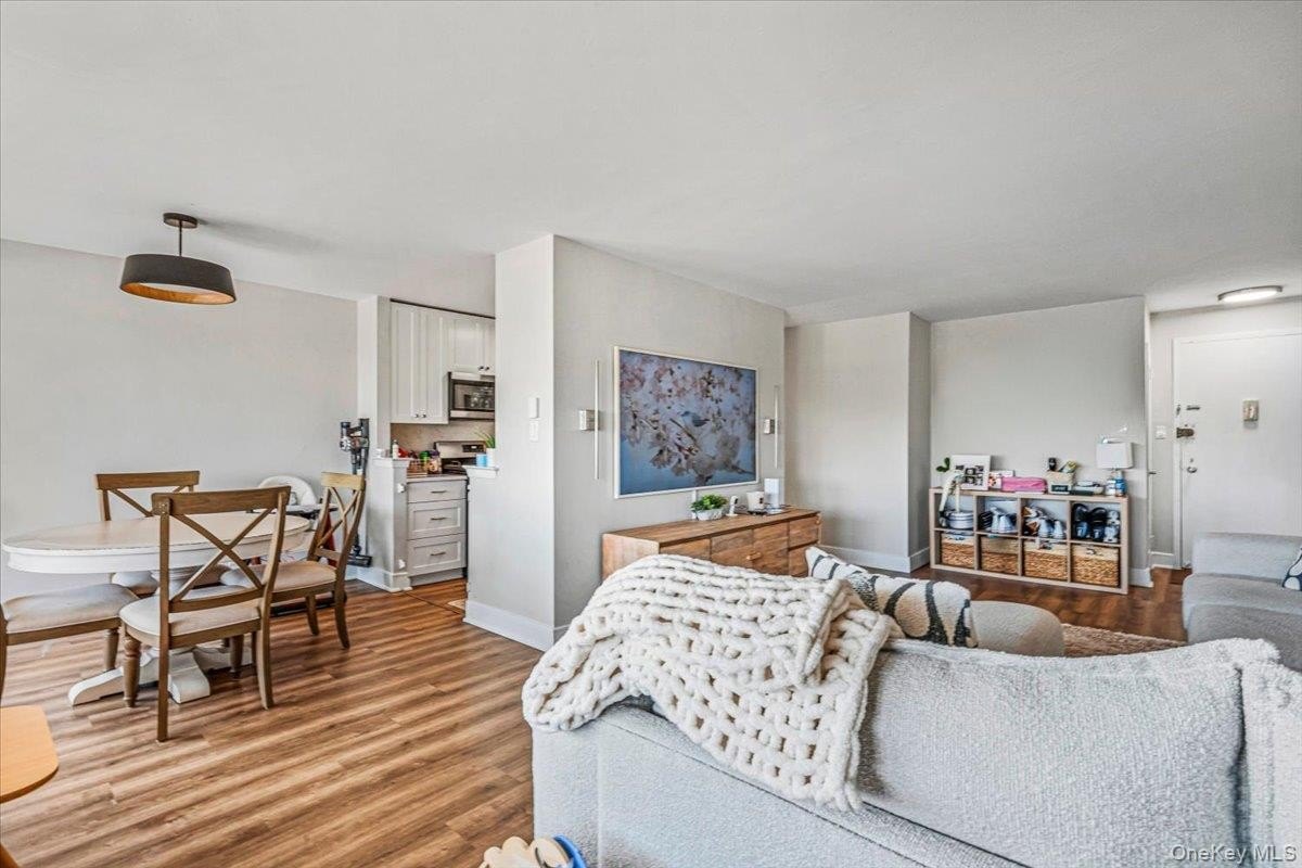 Bayside, New York, 11360, United States, 2 Bedrooms Bedrooms, ,2 BathroomsBathrooms,Residential,For Sale,2049327