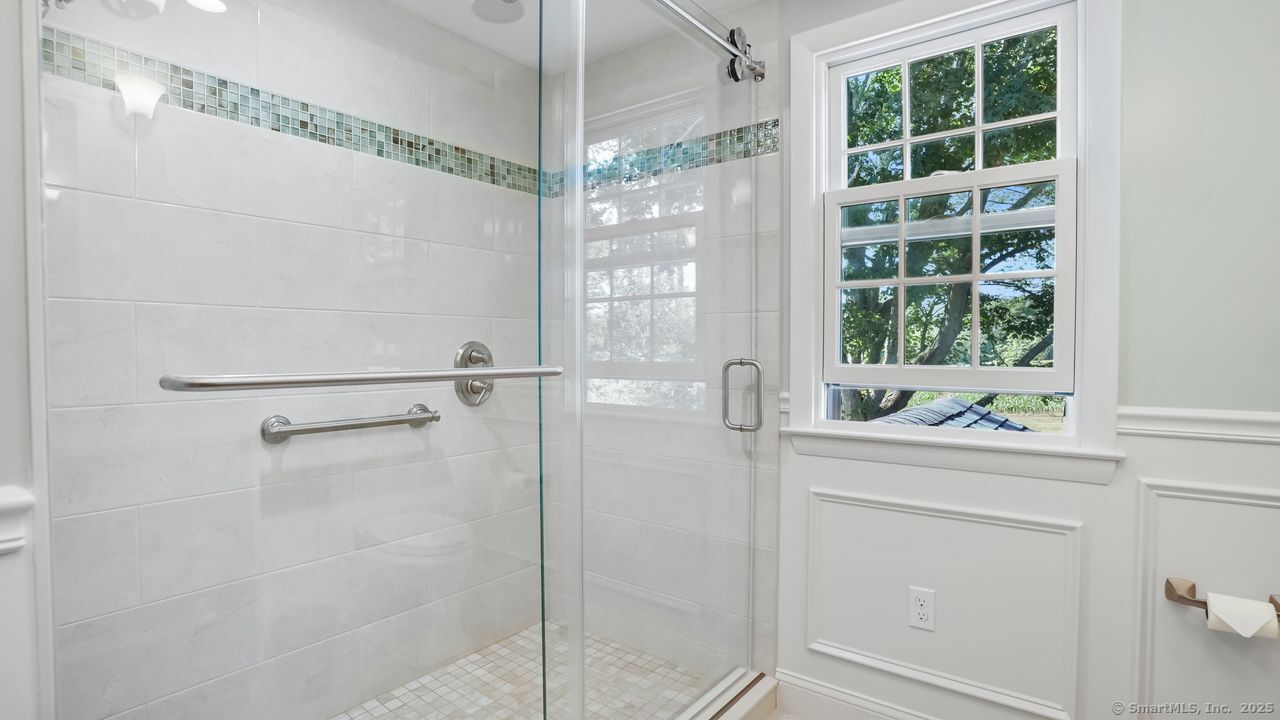 Orange, Connecticut, 06477, United States, 3 Bedrooms Bedrooms, ,2 BathroomsBathrooms,Residential,For Sale,1932290