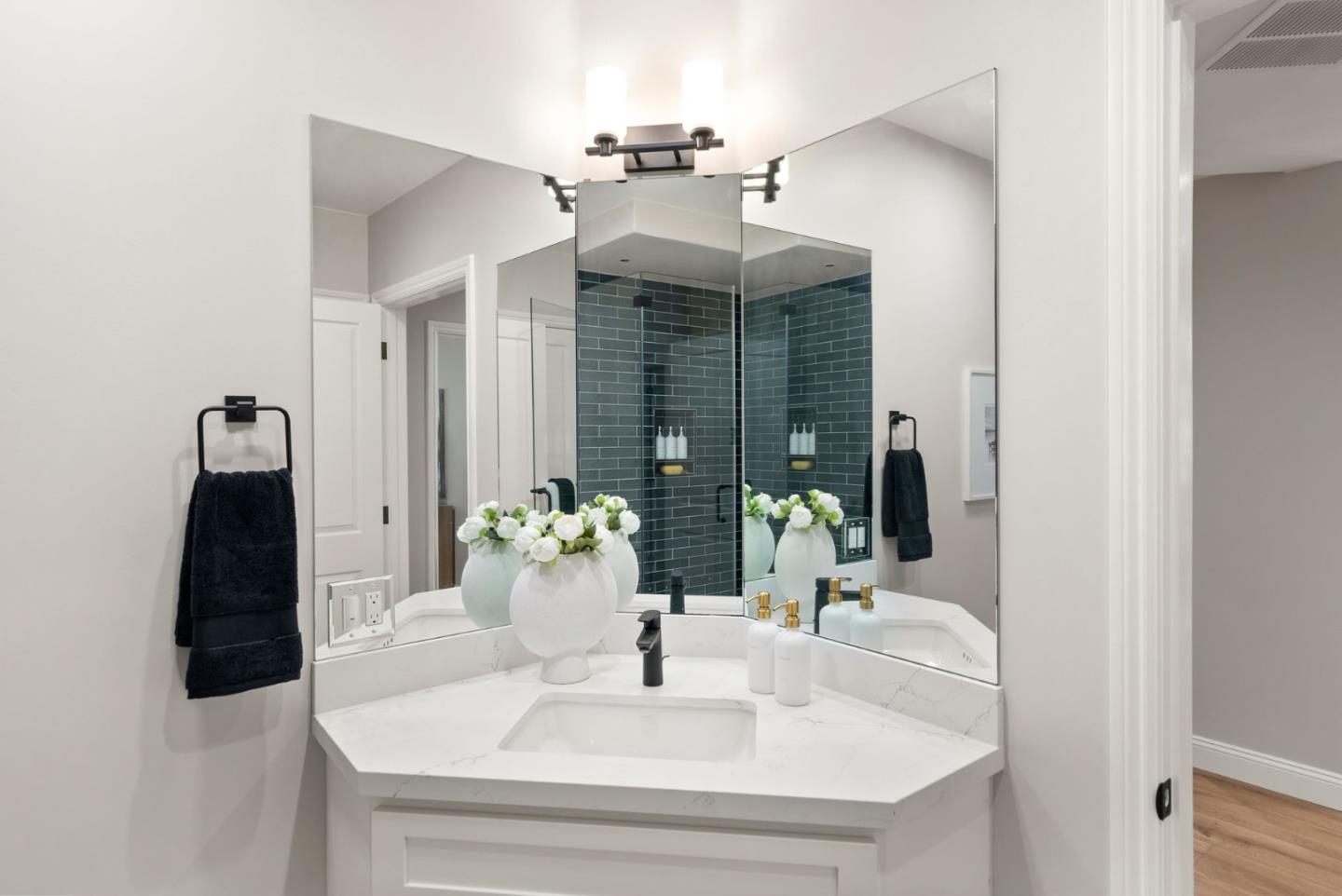 Palo Alto, California, 94306, United States, 2 Bedrooms Bedrooms, ,2 BathroomsBathrooms,Residential,For Sale,1804042