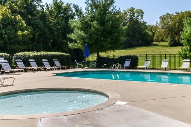 Hendersonville, Tennessee, 37075, United States, 4 Bedrooms Bedrooms, ,3 BathroomsBathrooms,Residential,For Sale,1819324