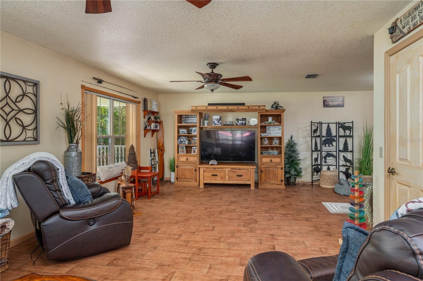 LAKE WALES, Florida, 33898, United States, 3 Bedrooms Bedrooms, ,3 BathroomsBathrooms,Residential,For Sale,1846295