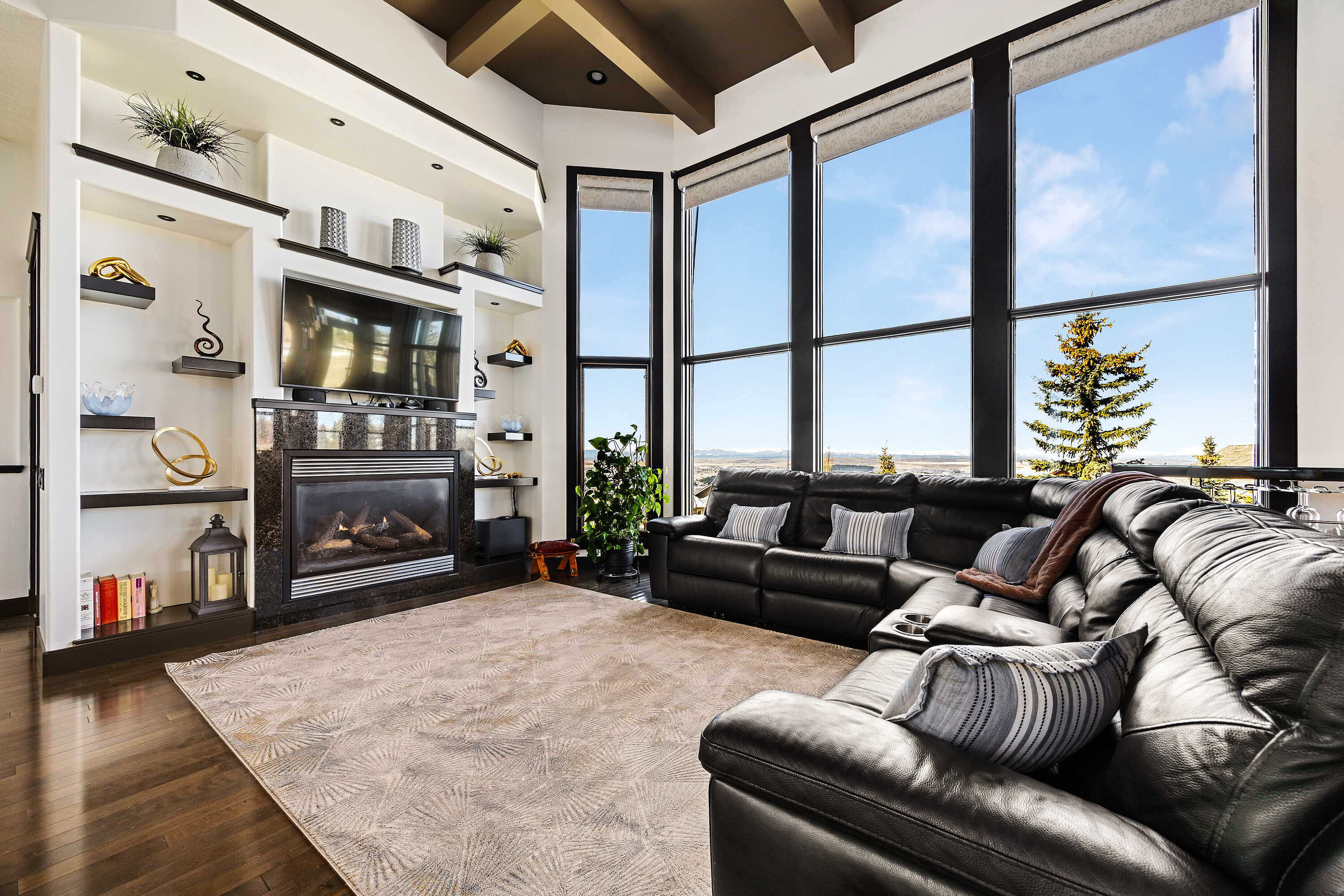  Elevated Mountain View Living - 物件實景