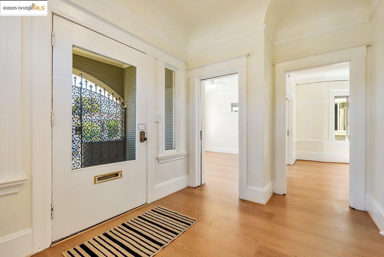 Oakland, California, 94608, United States, 6 Bedrooms Bedrooms, ,3 BathroomsBathrooms,Residential,For Sale,1939780