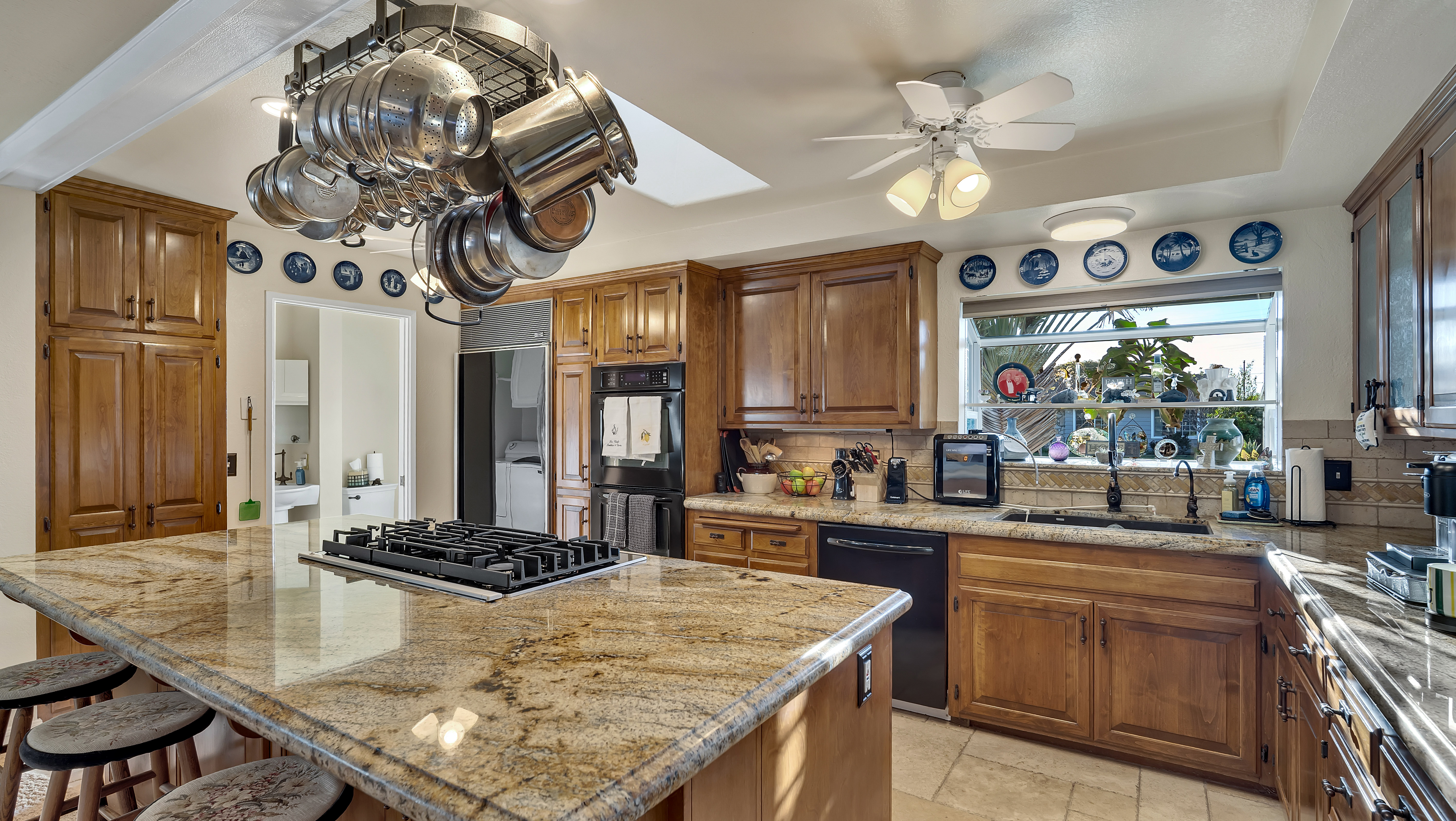  2129 North Pine Street, Orange, CA 92865 - 物件實景