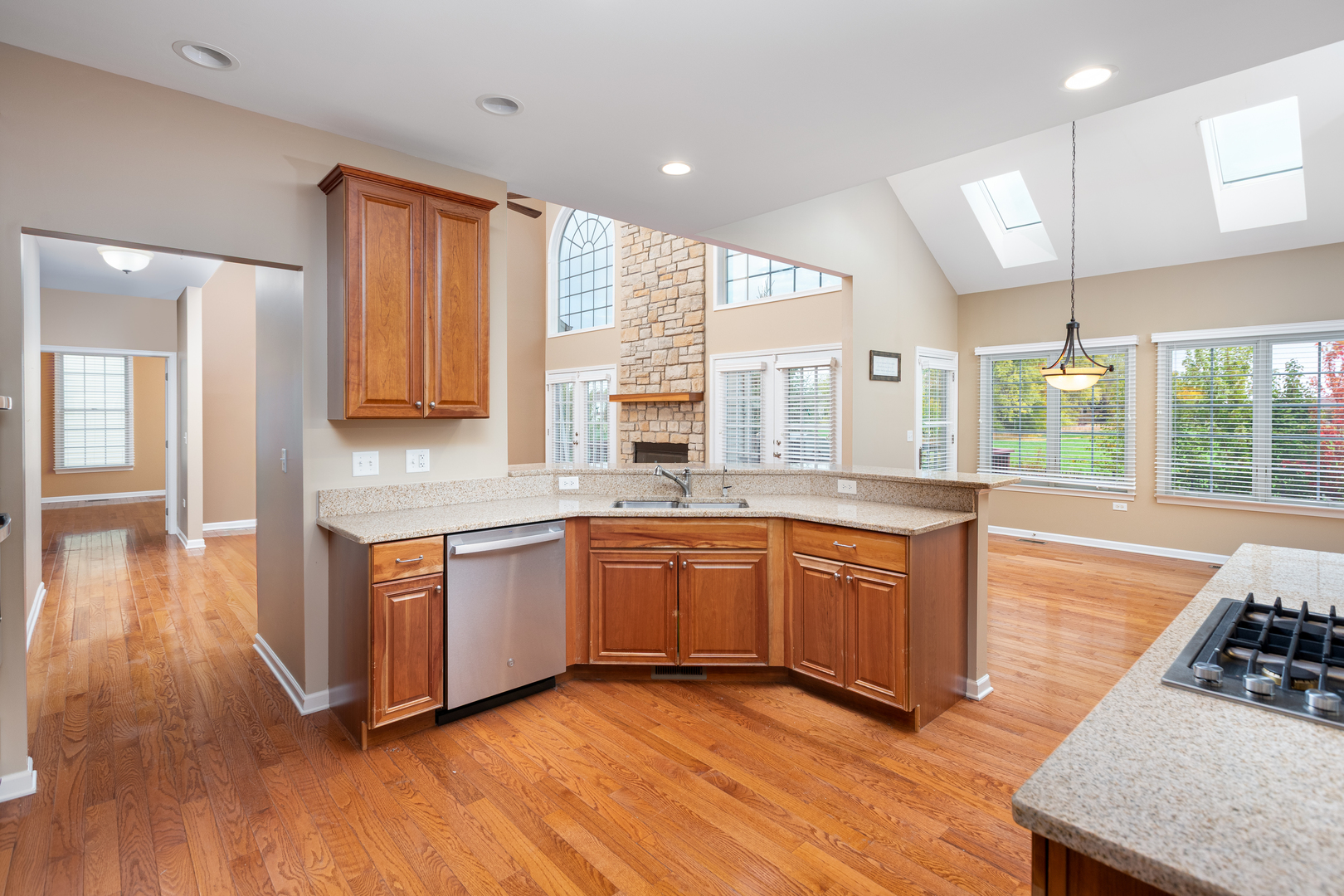 North Aurora, Illinois, 60542, United States, 3 Bedrooms Bedrooms, ,3 BathroomsBathrooms,Residential,For Sale,1969477