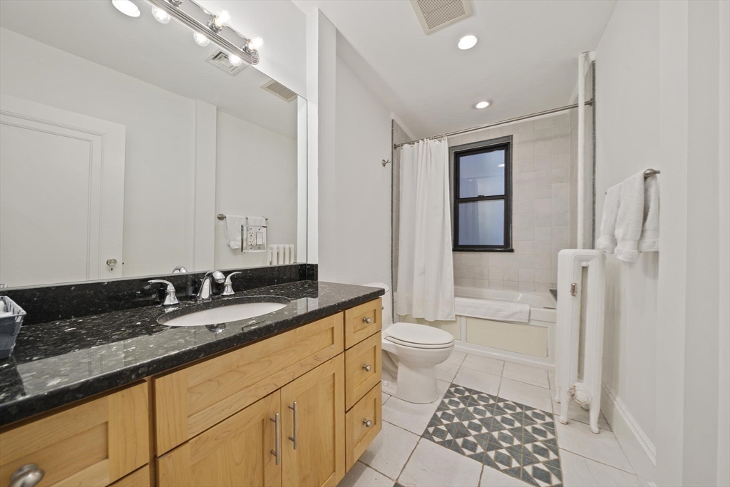 Brookline, Massachusetts, 02446, United States, 3 Bedrooms Bedrooms, ,2 BathroomsBathrooms,Residential,For Sale,1787274