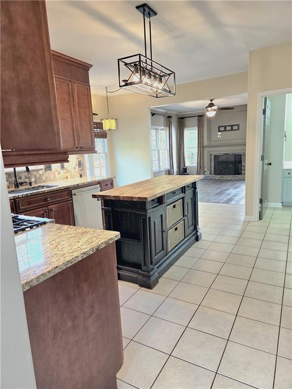 Suwanee, Georgia, 30024, United States, 5 Bedrooms Bedrooms, ,4 BathroomsBathrooms,Residential,For Sale,2005954