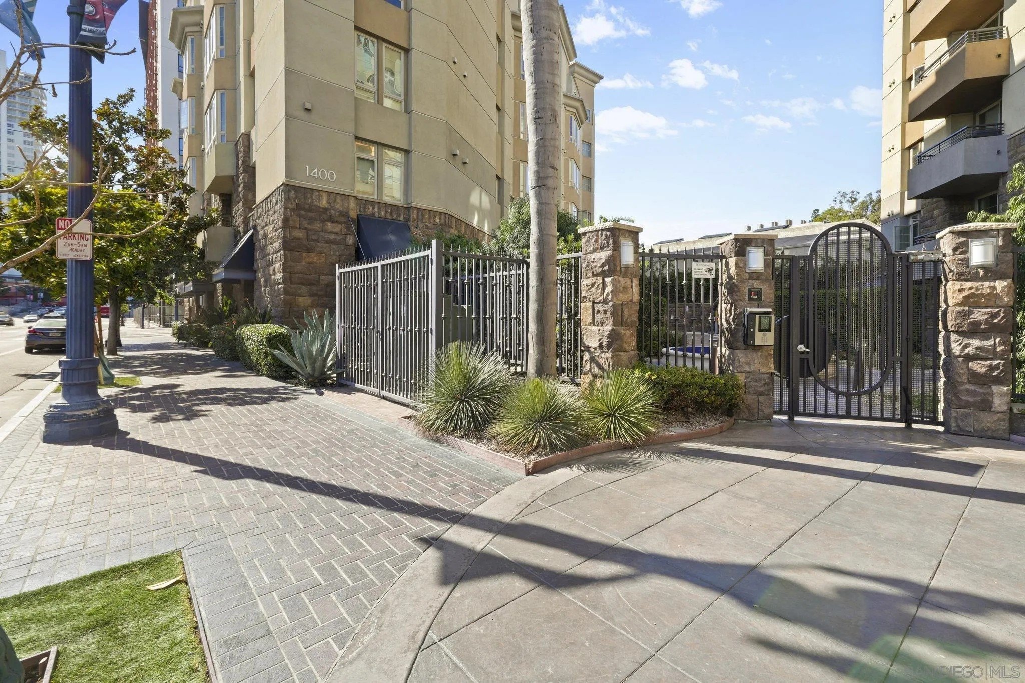 San Diego, California, 92101, United States, 1 Bedroom Bedrooms, ,1 BathroomBathrooms,Residential,For Sale,1951251