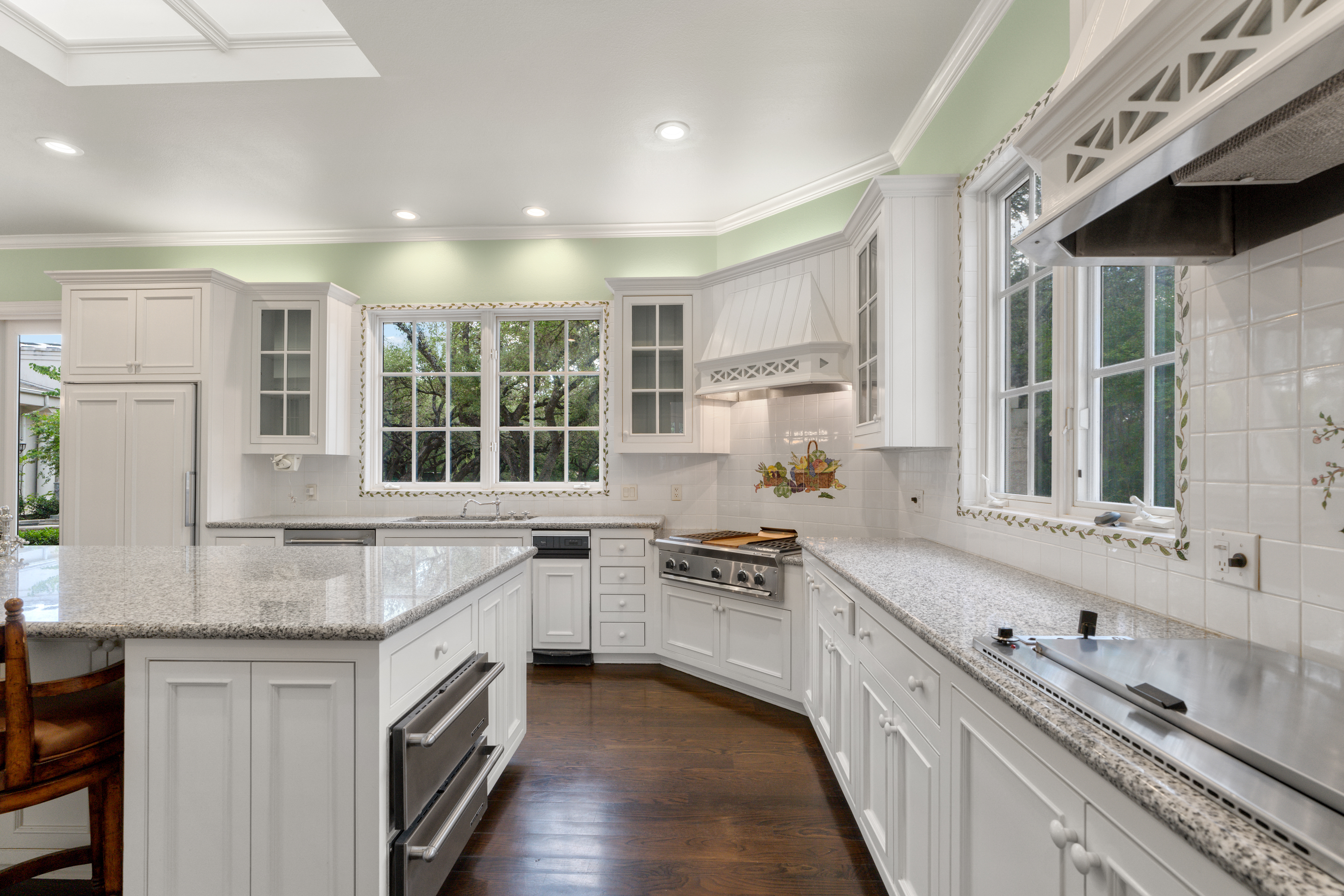  Timeless Estate in the Heart of Hill Country Village - 物件實景