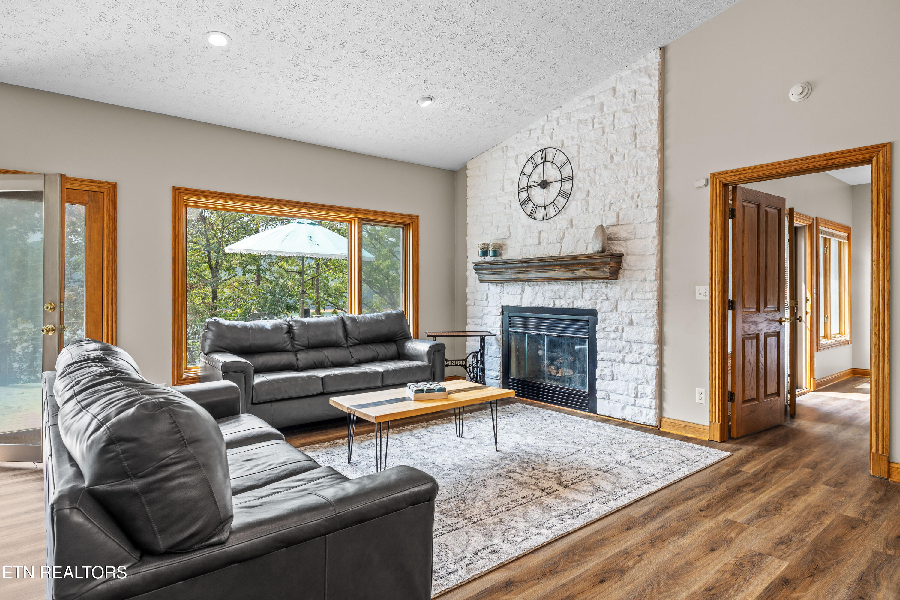 LaFollette, Tennessee, 37766, United States, 3 Bedrooms Bedrooms, ,4 BathroomsBathrooms,Residential,For Sale,1979718