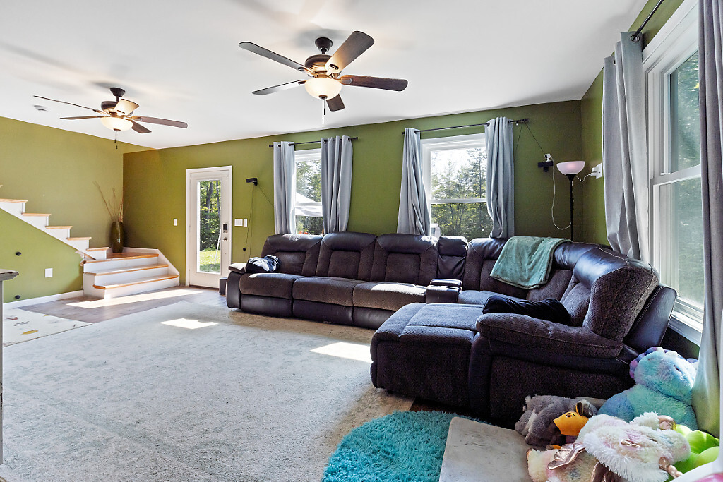 Madison, Maine, 04950, United States, 3 Bedrooms Bedrooms, ,3 BathroomsBathrooms,Residential,For Sale,1898697