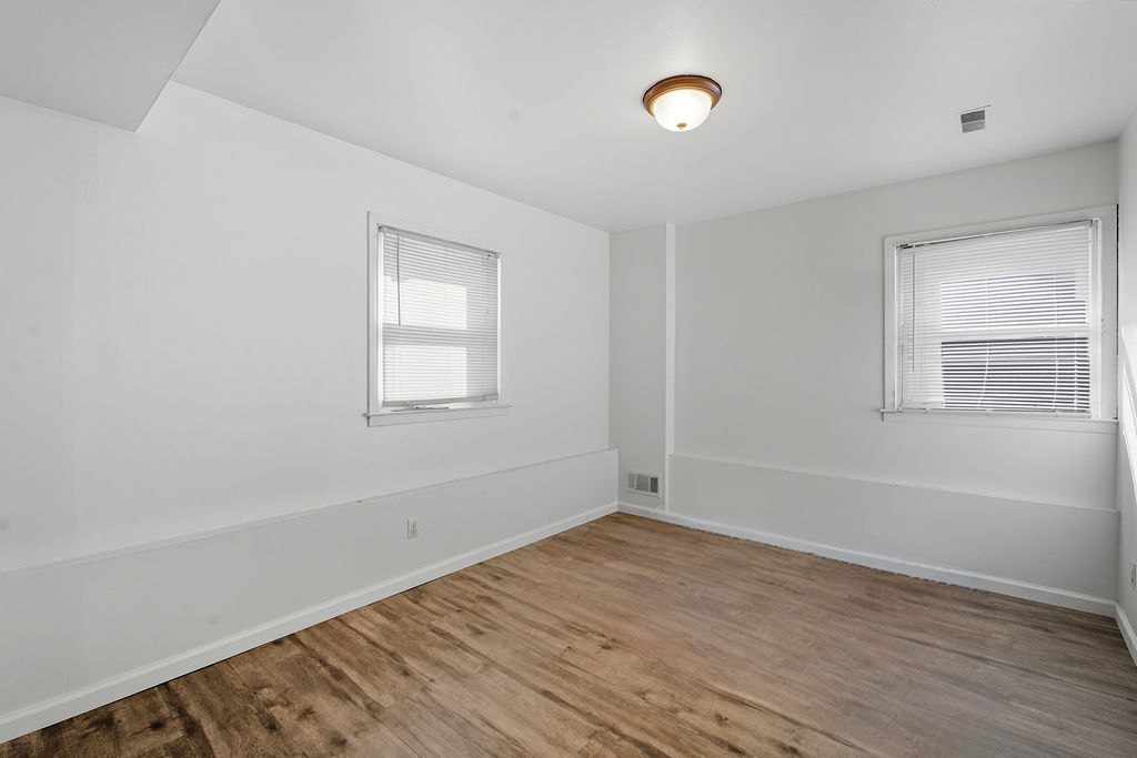 Howard, New York, 11414, United States, 4 Bedrooms Bedrooms, ,3 BathroomsBathrooms,Residential,For Sale,1975737