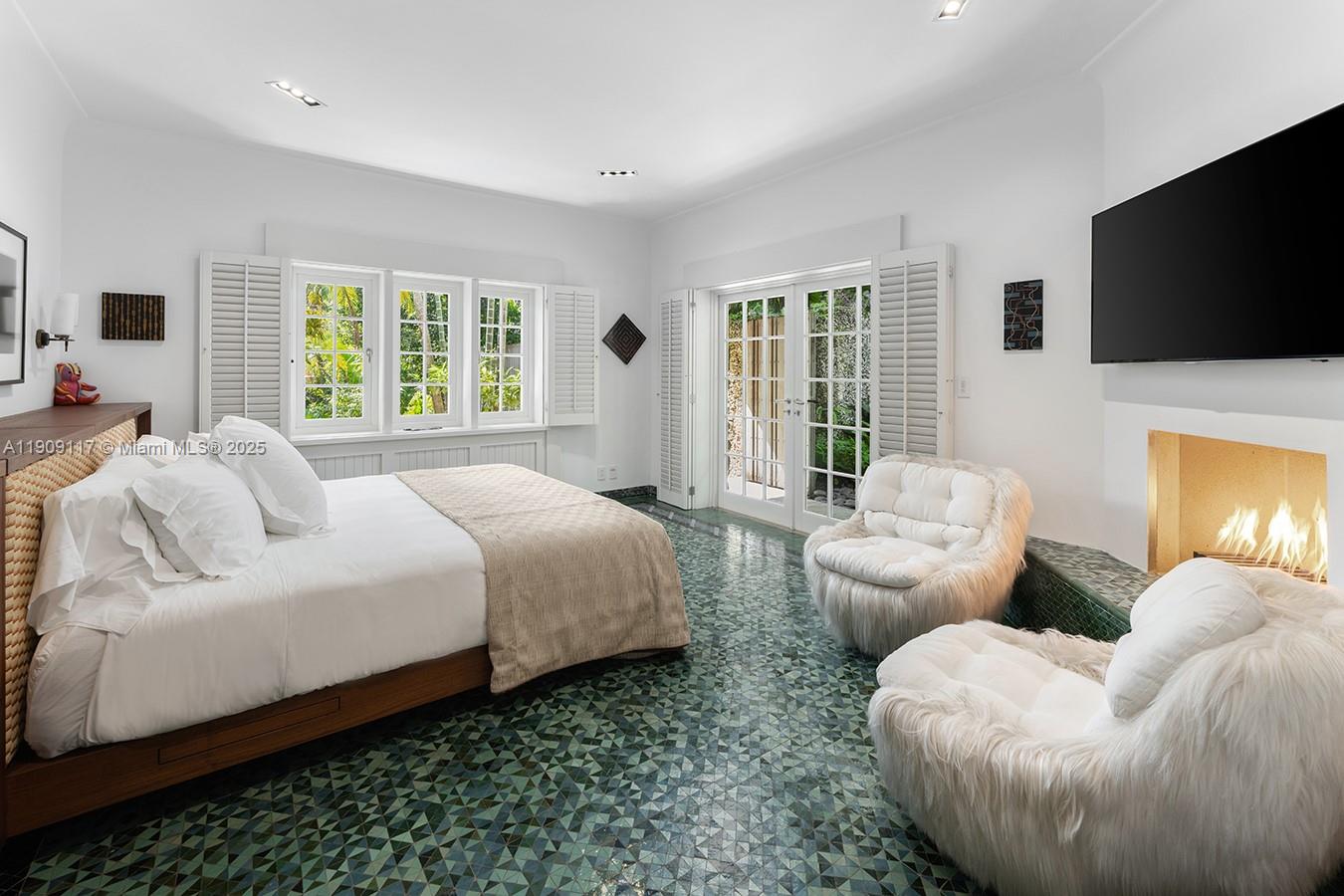 Miami, Florida, 33133, United States, 13 Bedrooms Bedrooms, ,18 BathroomsBathrooms,Residential,For Sale,1989288