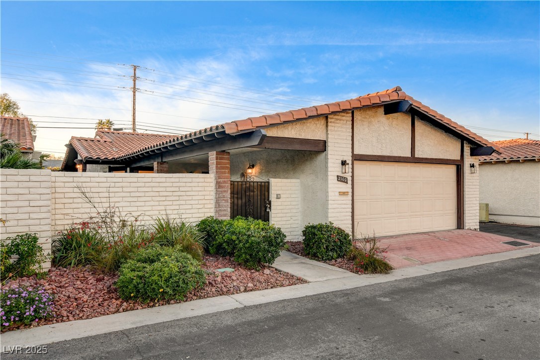 Las Vegas, Nevada, 89102, United States, 2 Bedrooms Bedrooms, ,2 BathroomsBathrooms,Residential,For Sale,2002910