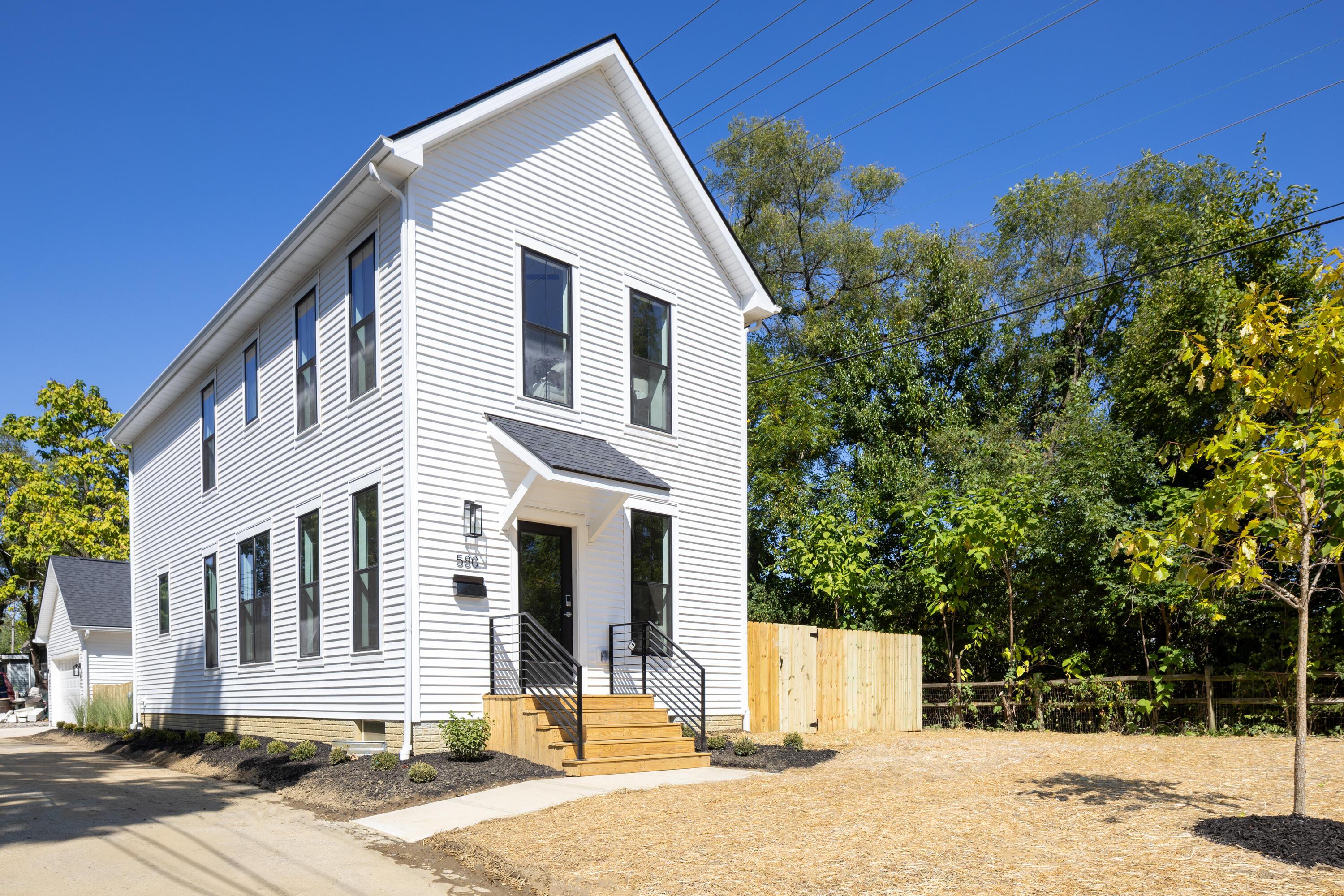 Columbus, Ohio, 43202, United States, 3 Bedrooms Bedrooms, ,3 BathroomsBathrooms,Residential,For Sale,1947098
