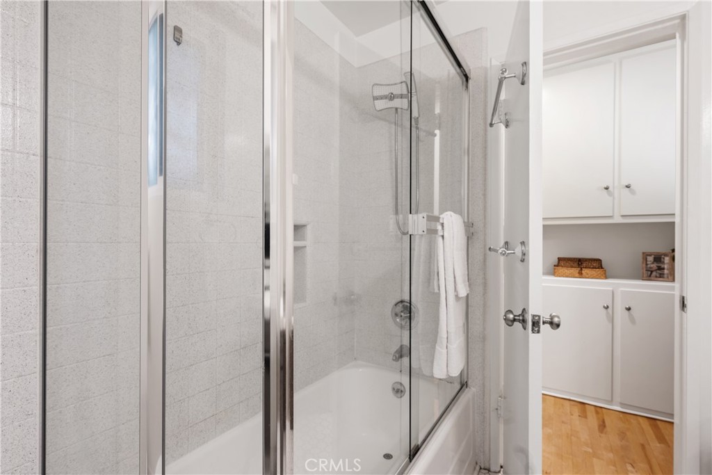 Santa Monica, California, 90403, United States, 2 Bedrooms Bedrooms, ,2 BathroomsBathrooms,Residential,For Sale,1990936