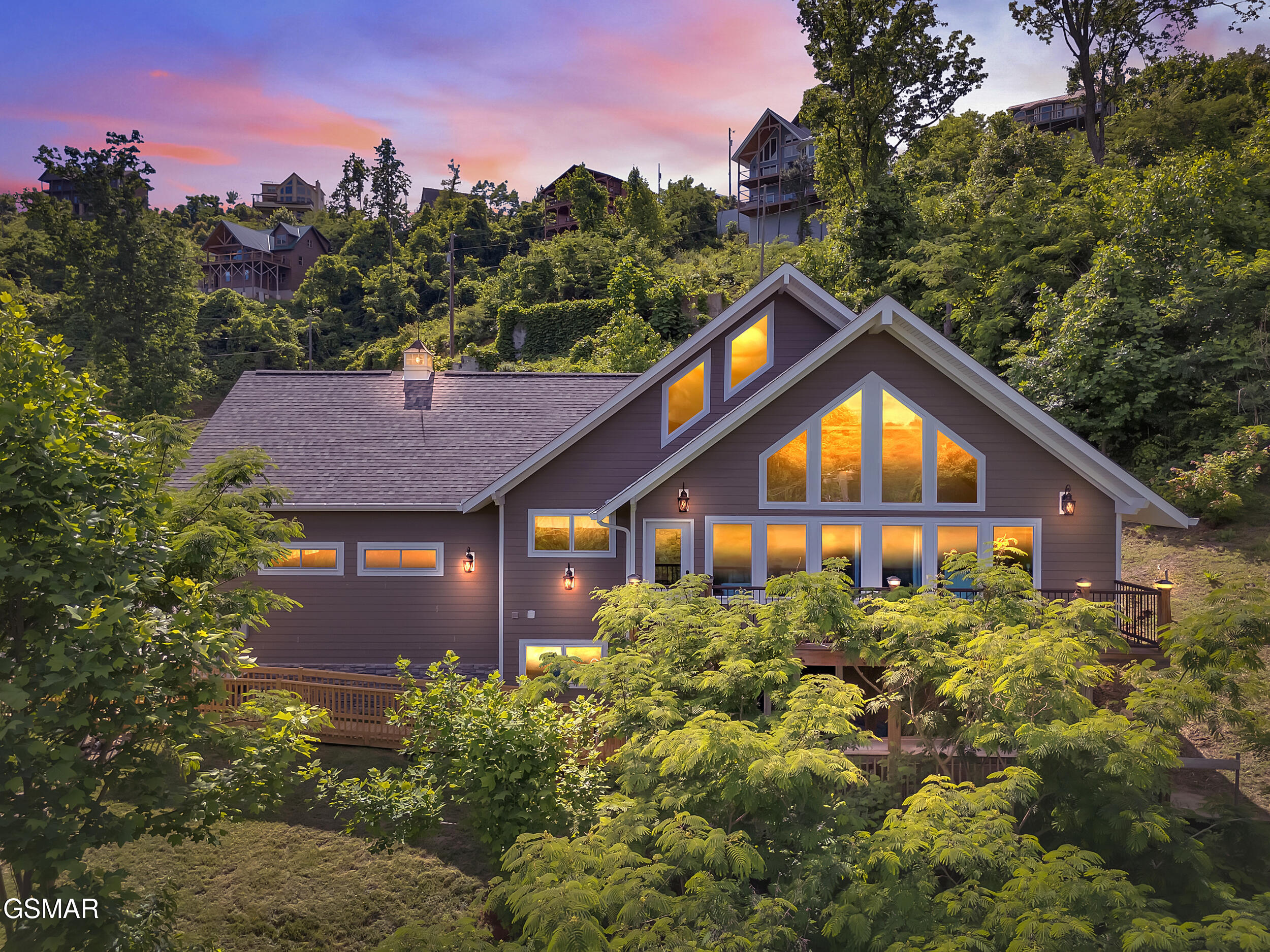 Gatlinburg, Tennessee, 37738, United States, 3 Bedrooms Bedrooms, ,4 BathroomsBathrooms,Residential,For Sale,1979839