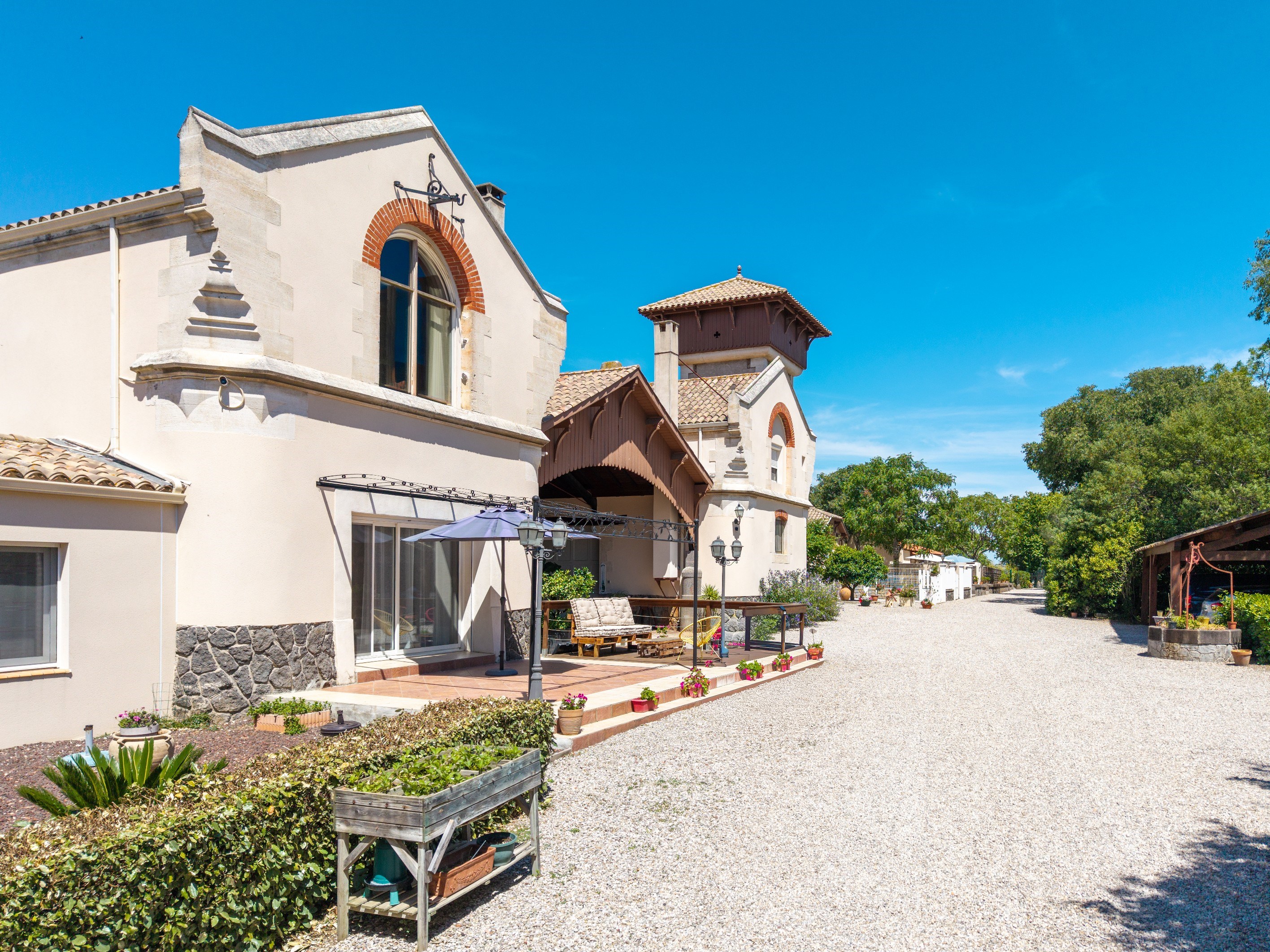  Close to the Mediterranean, a perfect family property for a tourism business... - 物件實景