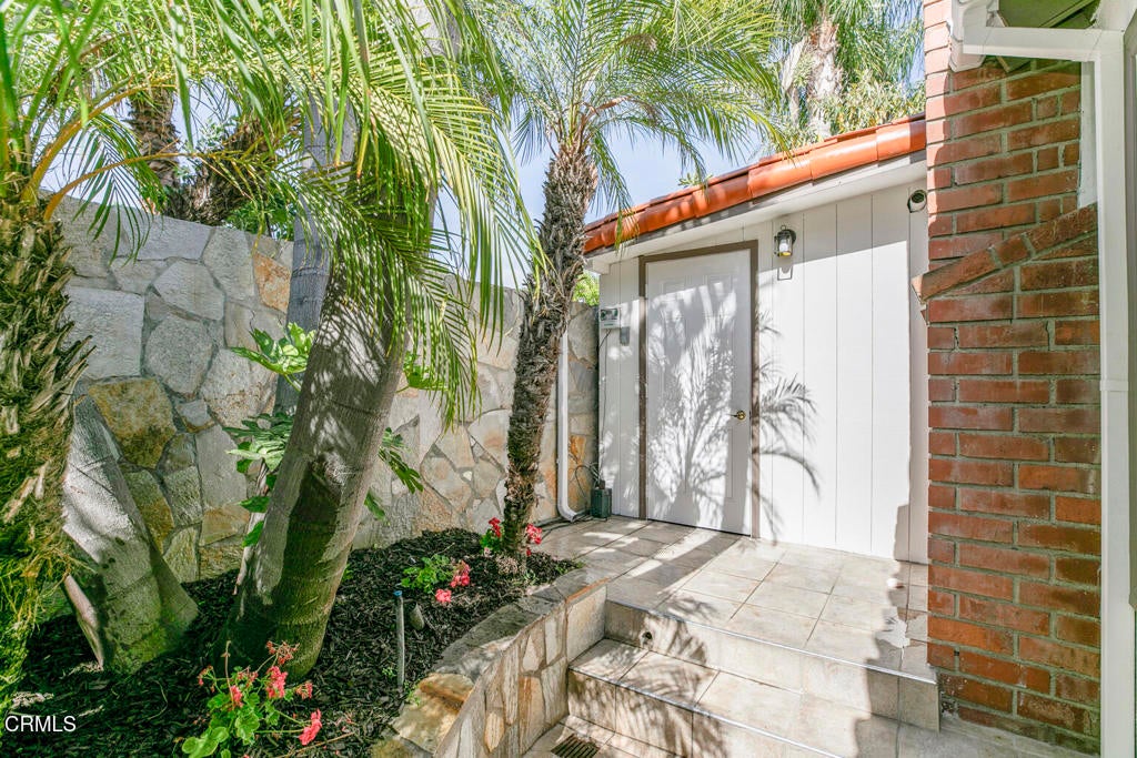 Los Angeles, California, 91352, United States, 5 Bedrooms Bedrooms, ,5 BathroomsBathrooms,Residential,For Sale,1941617