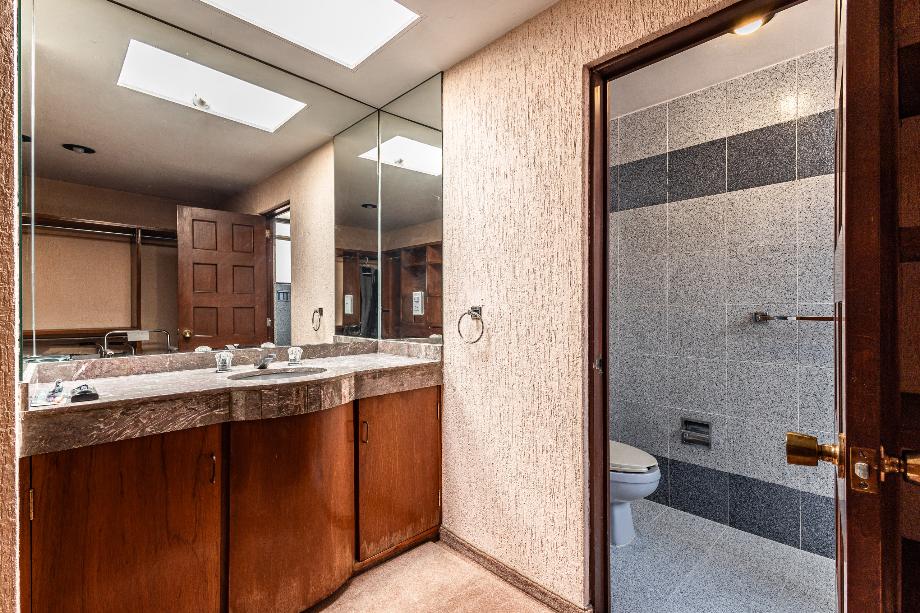 Bosque de Ciruelos, Miguel Hidalgo, Ciudad de México, 11700, Mexico, 4 Bedrooms Bedrooms, ,4 BathroomsBathrooms,Residential,For Sale,Bosque de Ciruelos,1554603
