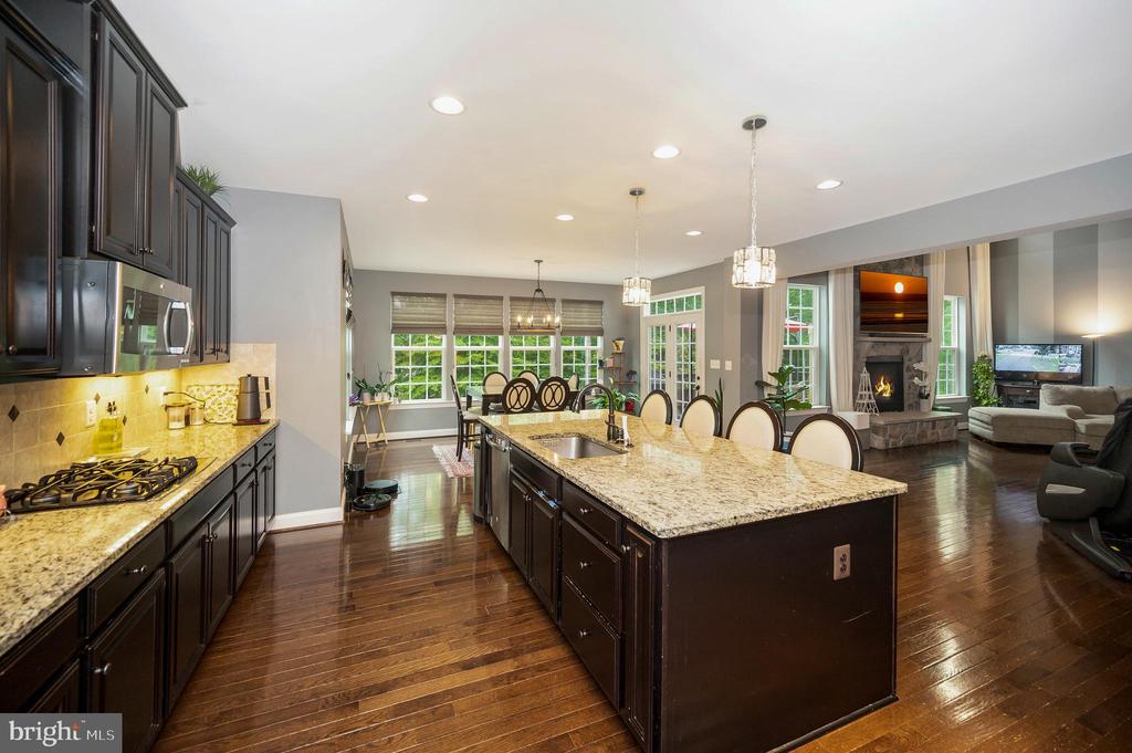 Woodbridge, Virginia, 22193, United States, 6 Bedrooms Bedrooms, ,6 BathroomsBathrooms,Residential,For Sale,1919107