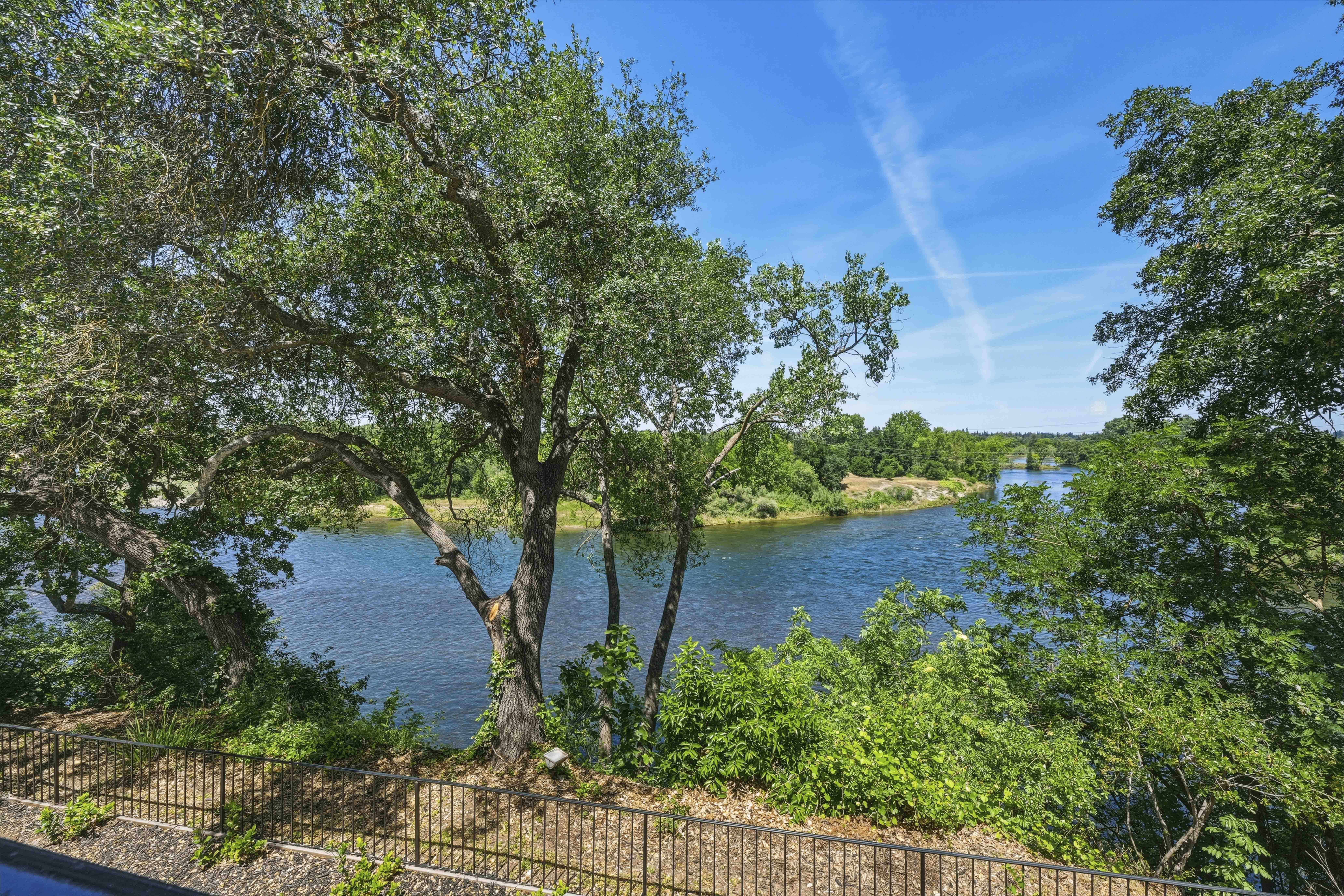  9815 Mira Del Rio Drive, Sacramento, CA 95827 - 物件實景