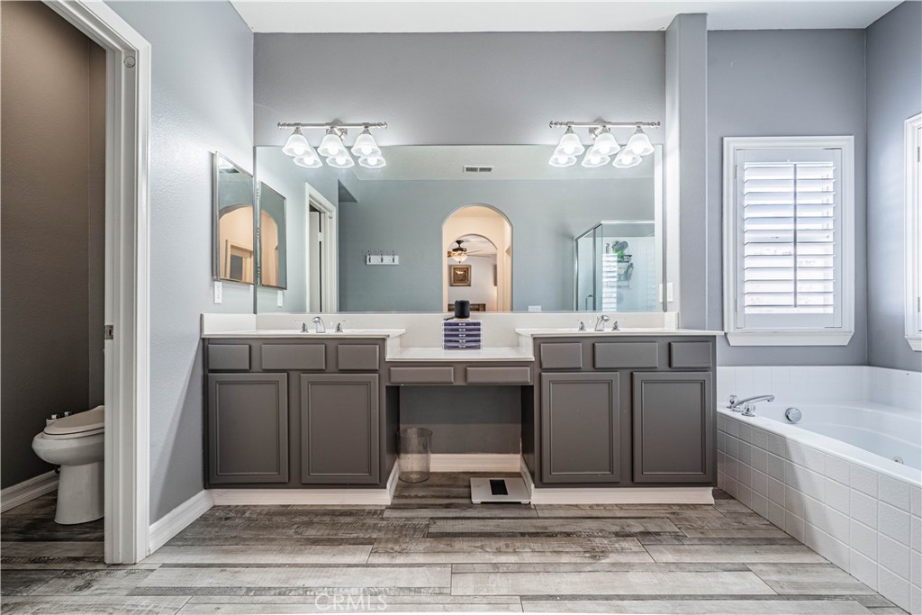 LAKE ELSINORE, California, 92530, United States, 5 Bedrooms Bedrooms, ,3 BathroomsBathrooms,Residential,For Sale,1828180