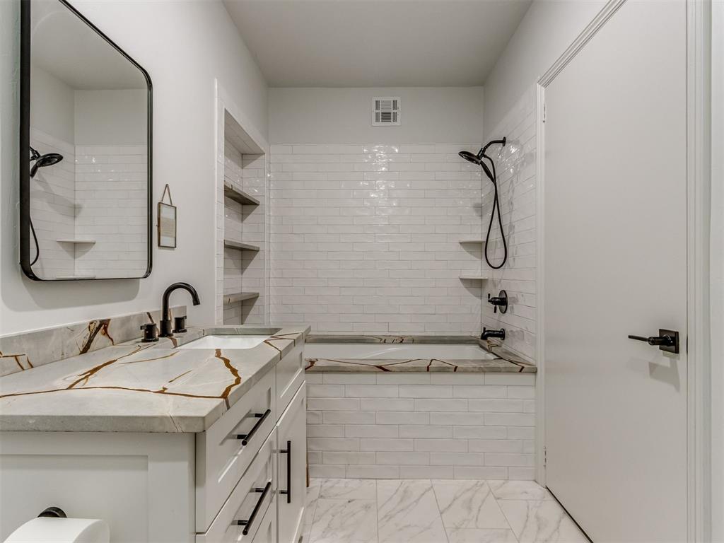 Oklahoma City, Oklahoma, 73131, United States, 4 Bedrooms Bedrooms, ,5 BathroomsBathrooms,Residential,For Sale,1919508