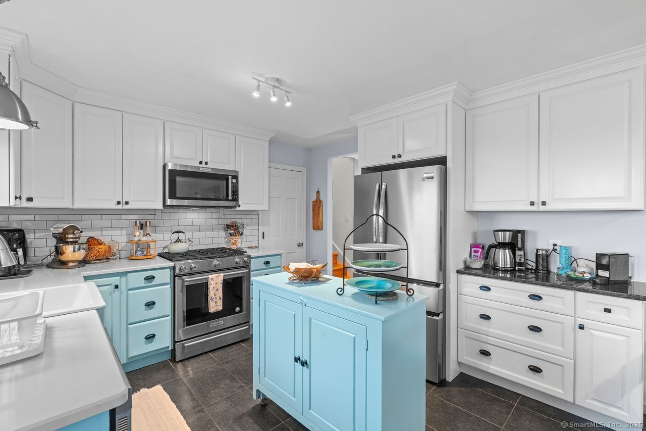 Guilford, Connecticut, 06437, United States, 3 Bedrooms Bedrooms, ,2 BathroomsBathrooms,Residential,For Sale,1906162