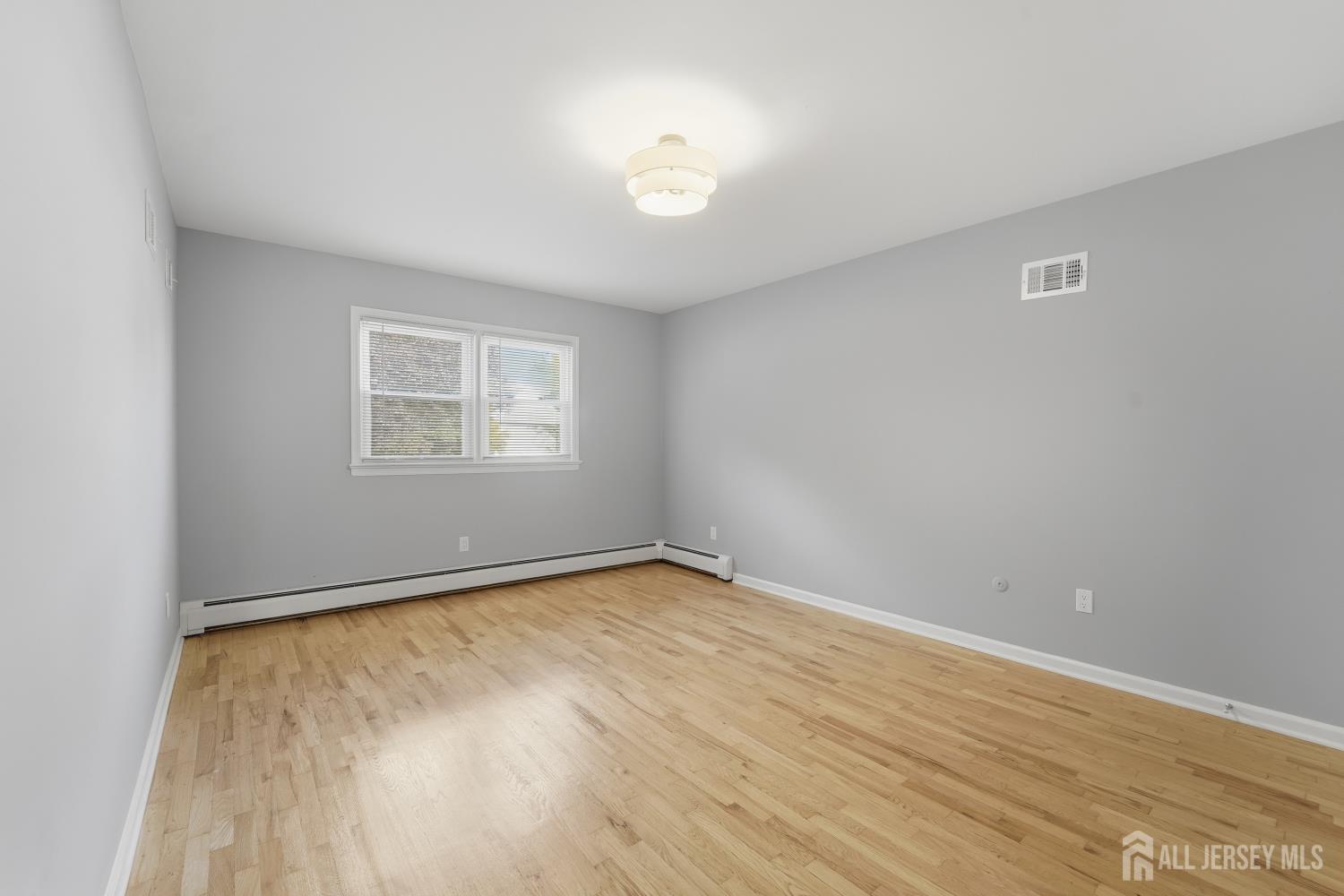 Bayonne, New Jersey, 07002, United States, ,Residential,For Sale,1992894