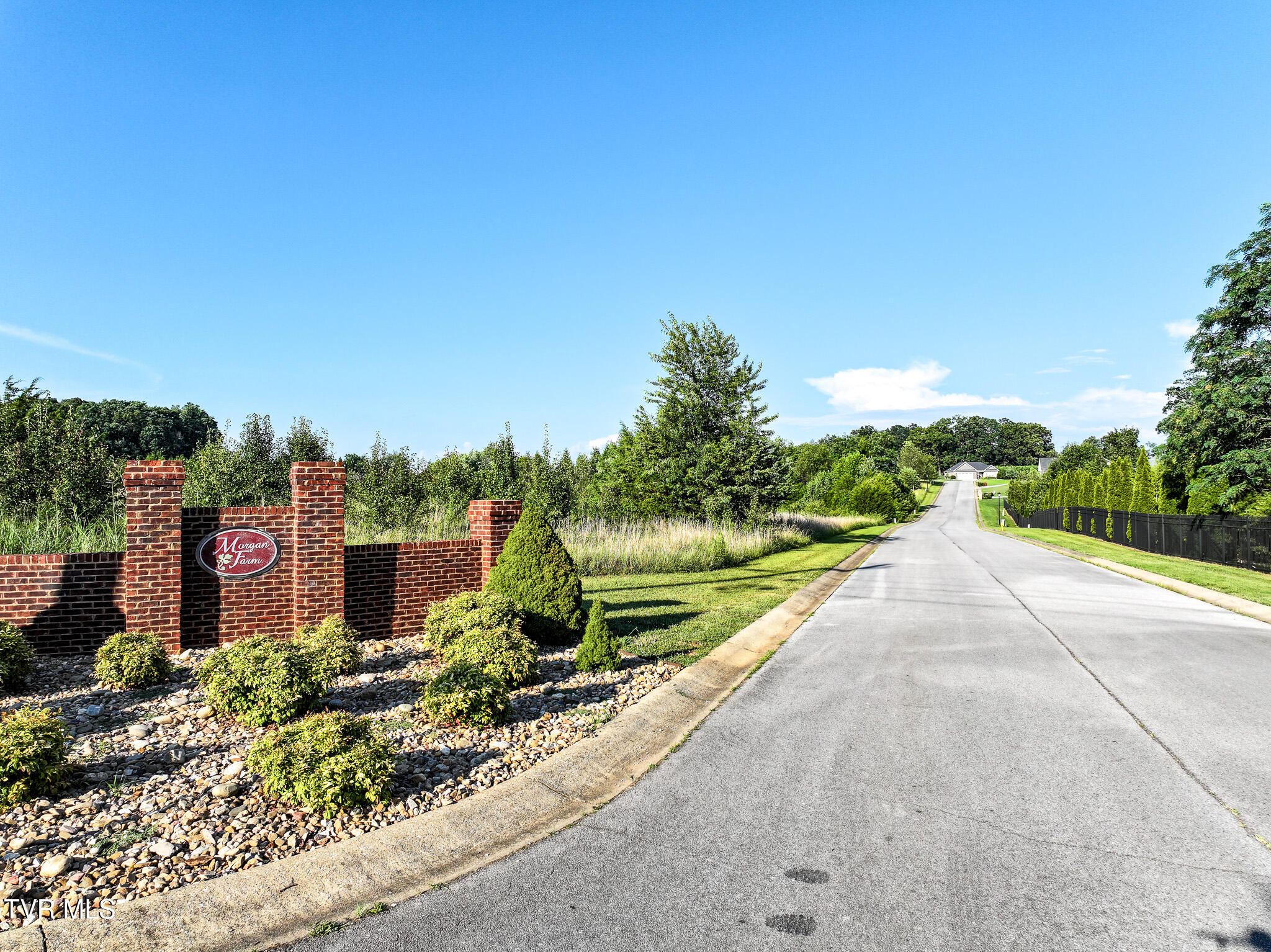 Greeneville, Tennessee, 37745, United States, 3 Bedrooms Bedrooms, ,2 BathroomsBathrooms,Residential,For Sale,1935533