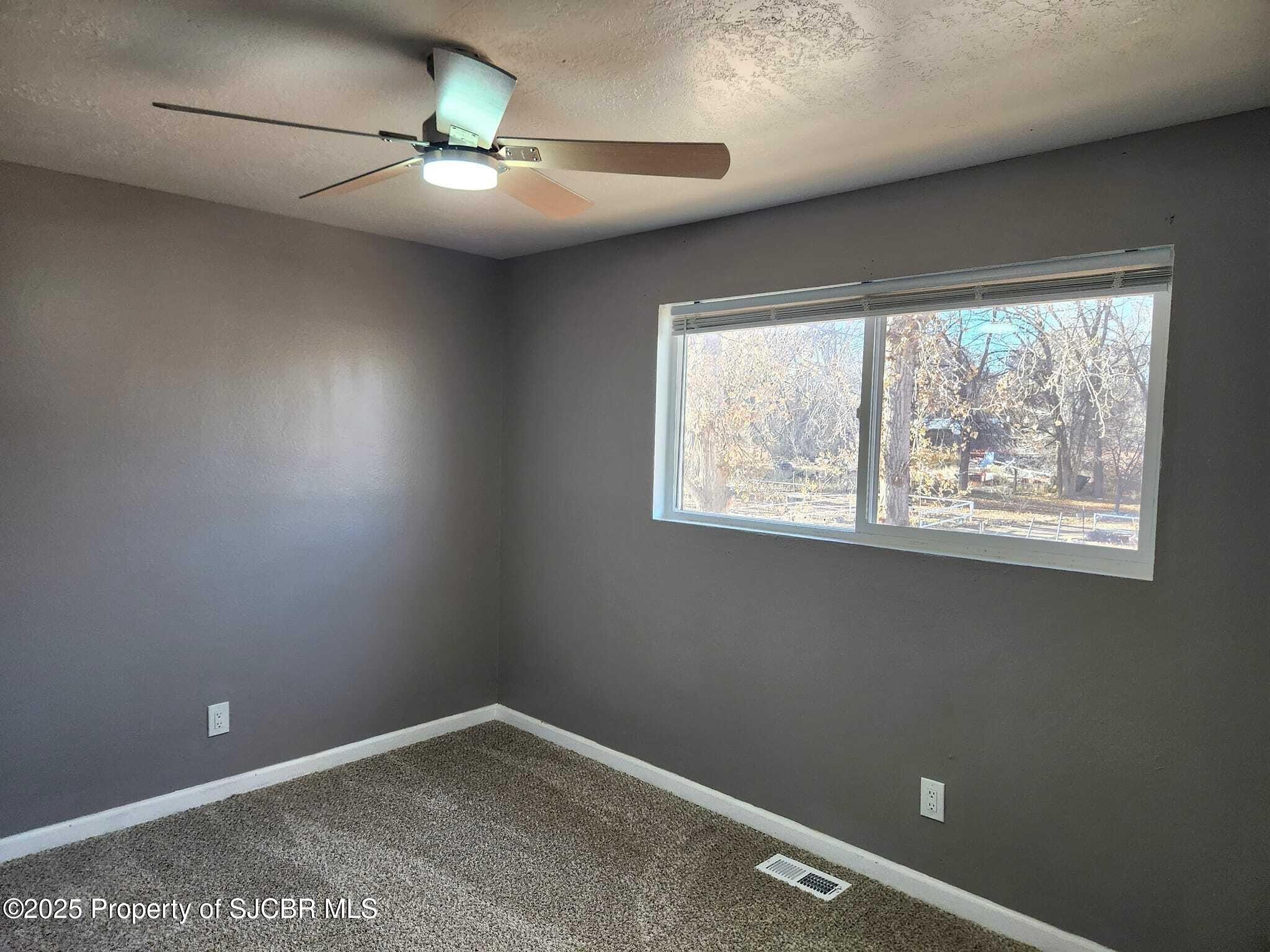 Flora Vista, New Mexico, 87415, United States, 5 Bedrooms Bedrooms, ,3 BathroomsBathrooms,Residential,For Sale,1926388