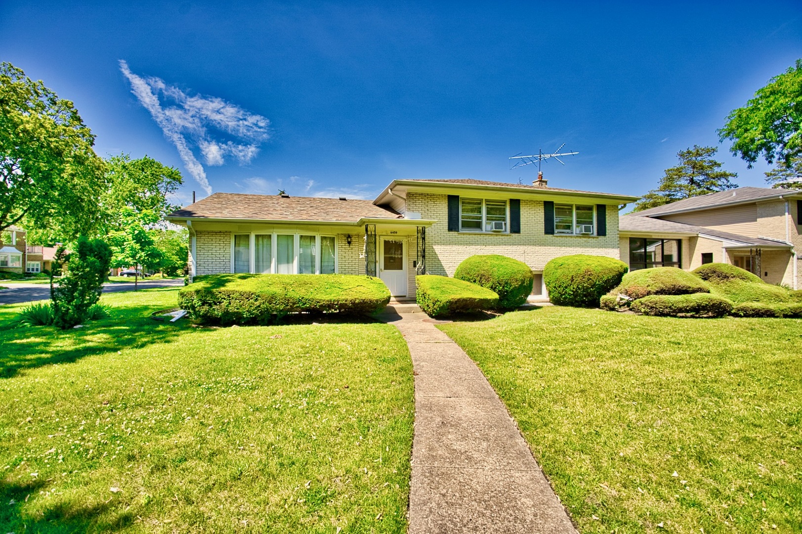 Skokie, Illinois, 60076, United States, 4 Bedrooms Bedrooms, ,3 BathroomsBathrooms,Residential,For Sale,2000089