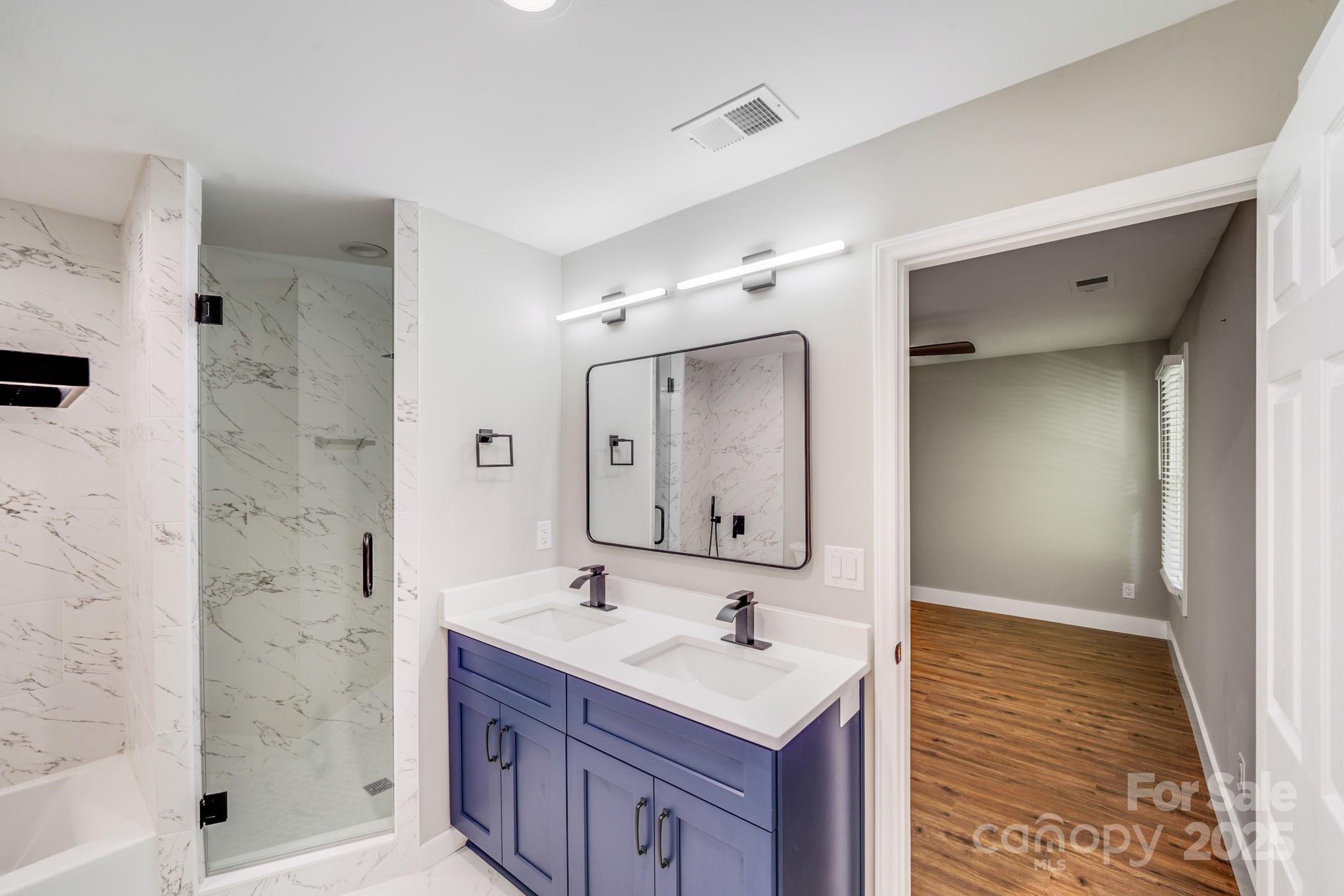 Charlotte, North Carolina, 28210, United States, 3 Bedrooms Bedrooms, ,3 BathroomsBathrooms,Residential,For Sale,1836887