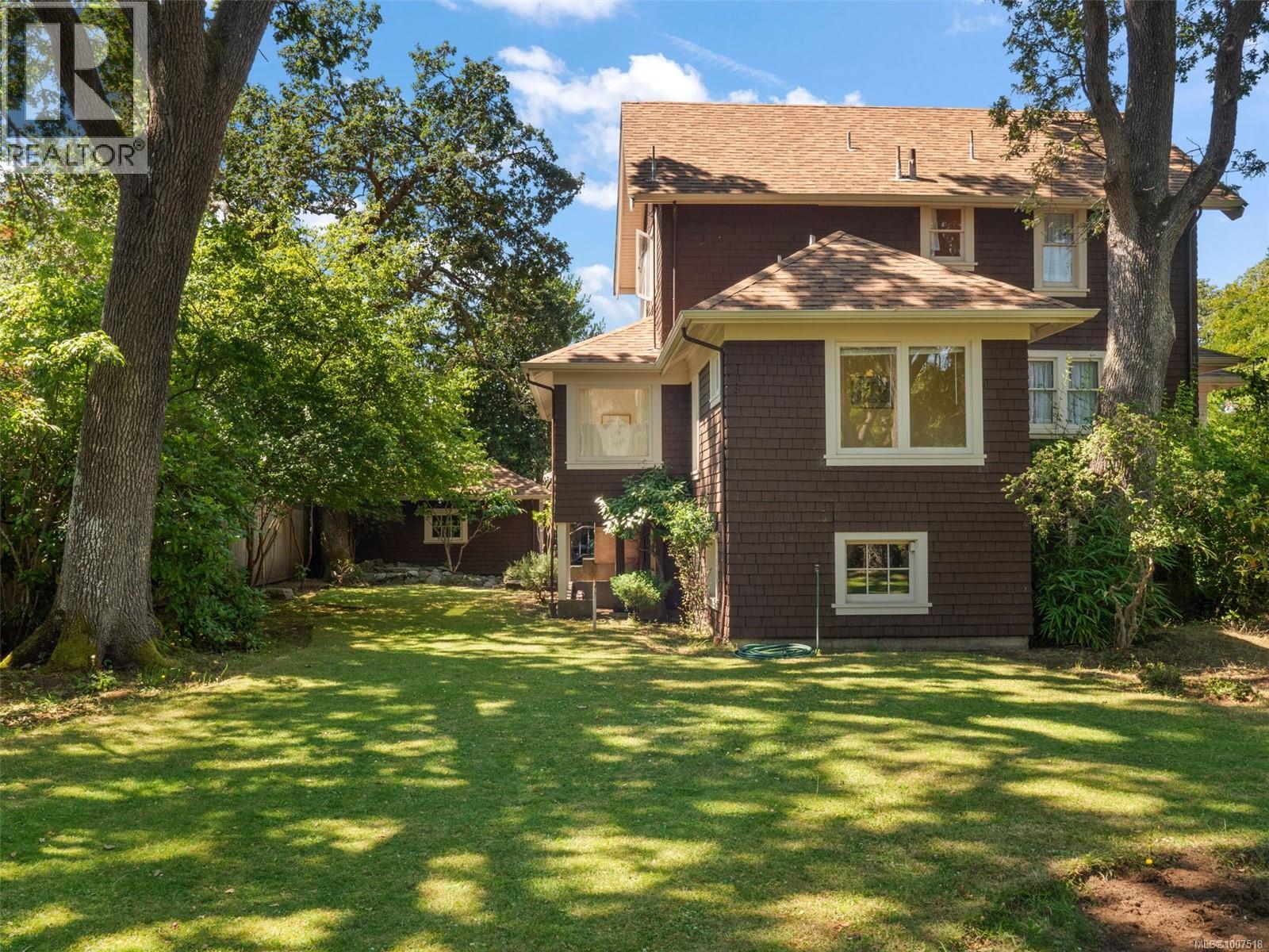 VICTORIA, British Columbia, V8S 2A6, CA, 4 Bedrooms Bedrooms, ,3 BathroomsBathrooms,Residential,For Sale,1947245