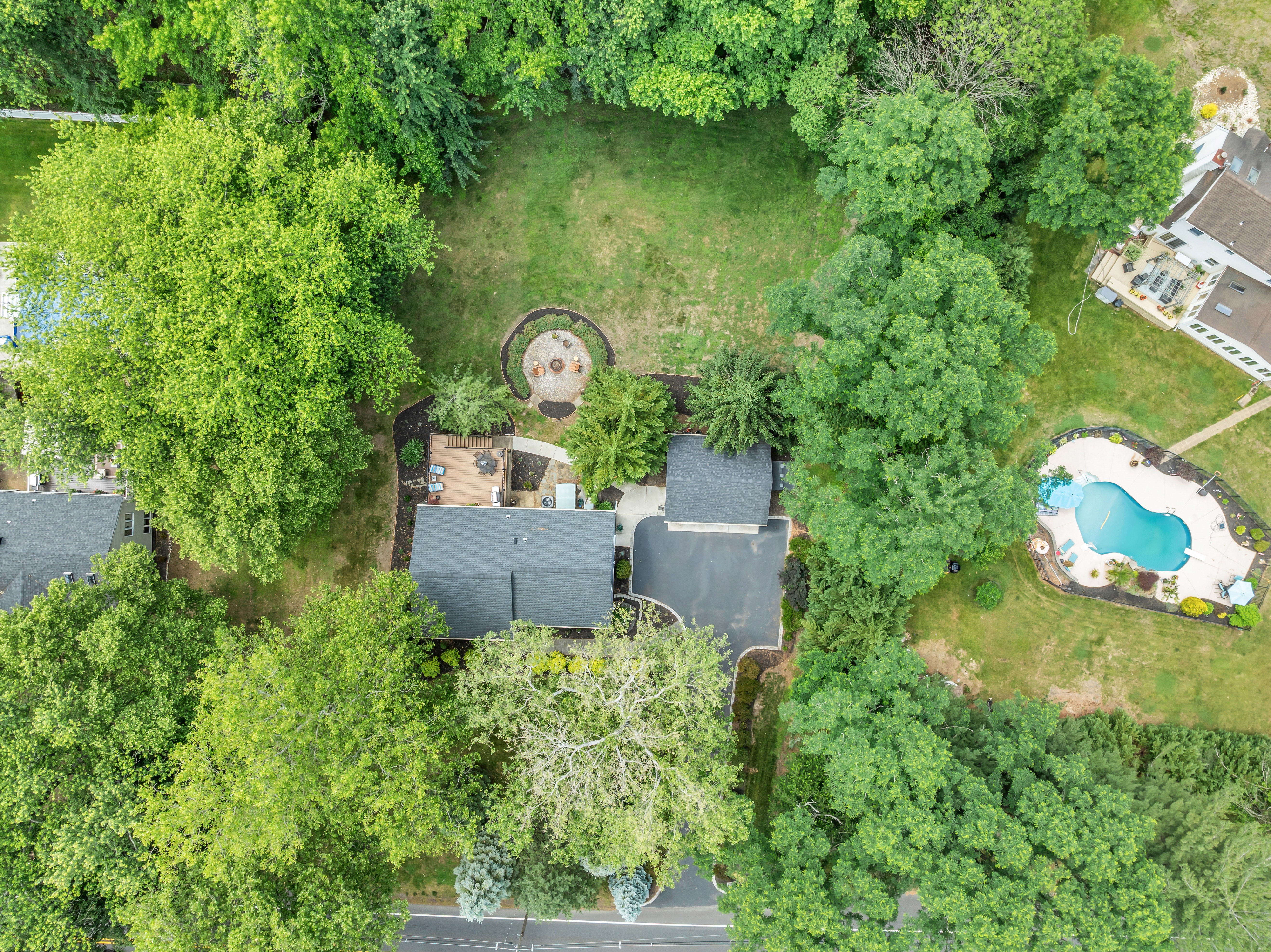  Beautiful Updated Bi-Level Home - 840 Nutswamp Road, Red Bank - 物件實景