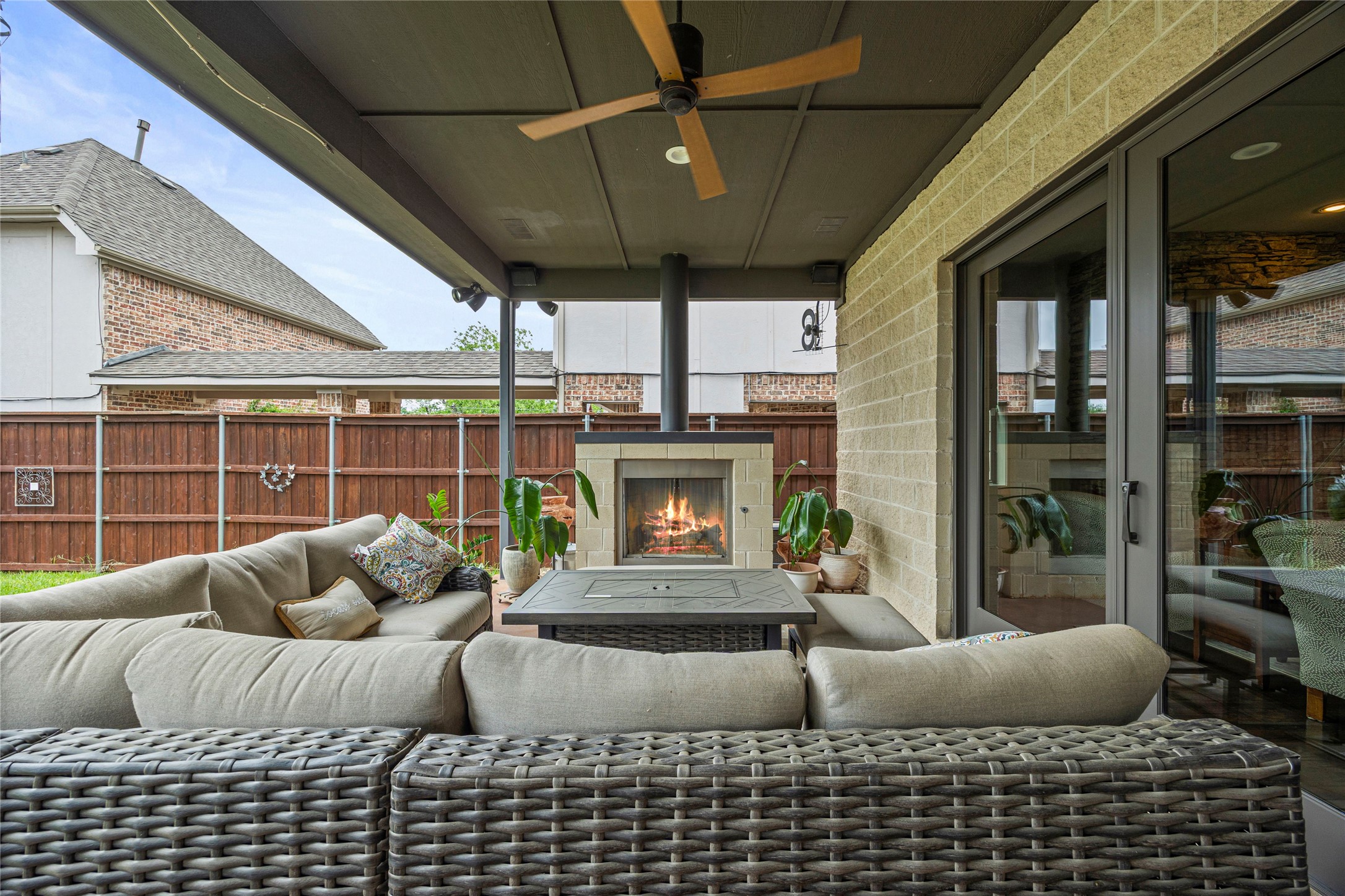 Dallas, Texas, 75214, United States, 4 Bedrooms Bedrooms, ,5 BathroomsBathrooms,Residential,For Sale,1794312