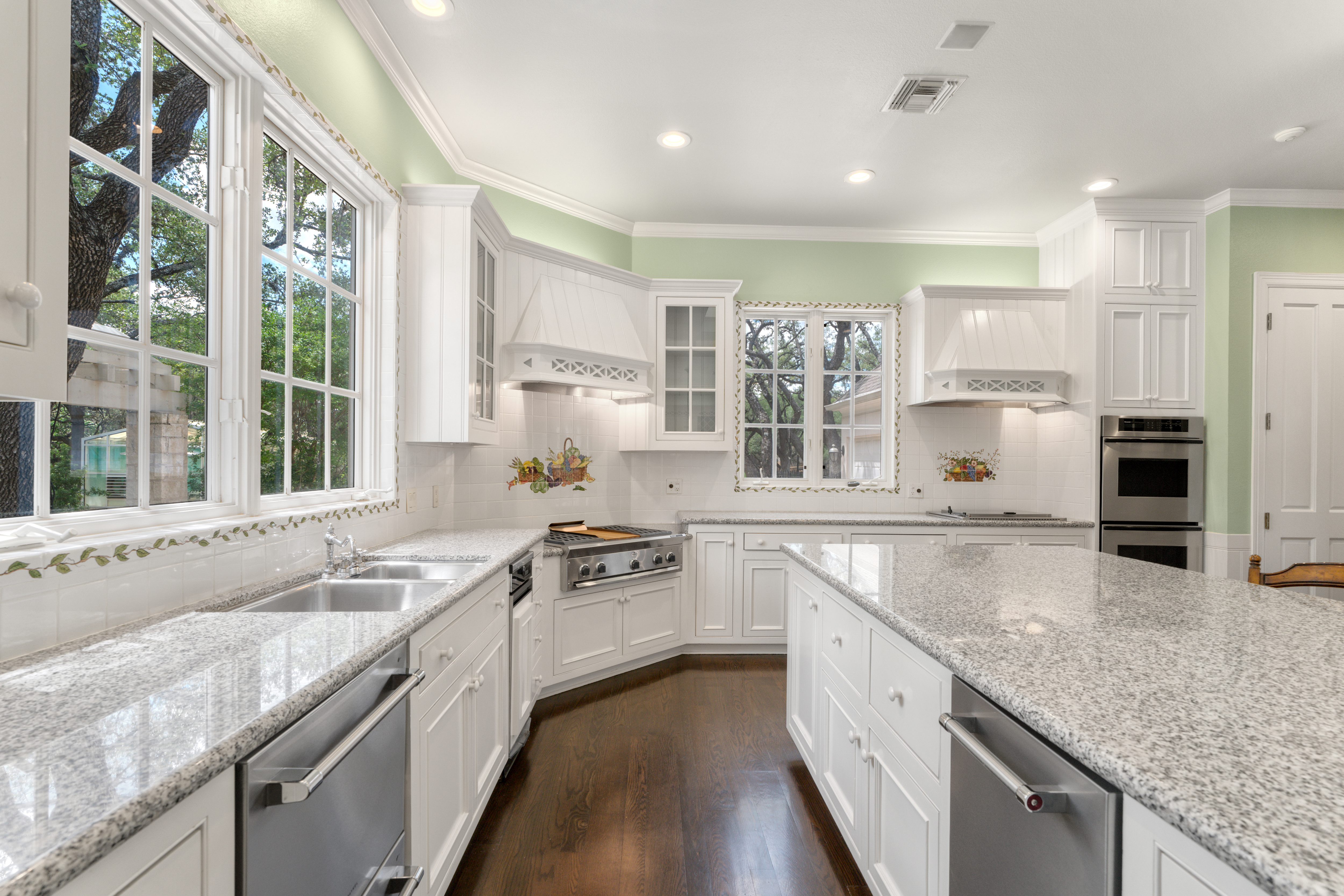  Timeless Estate in the Heart of Hill Country Village - 物件實景