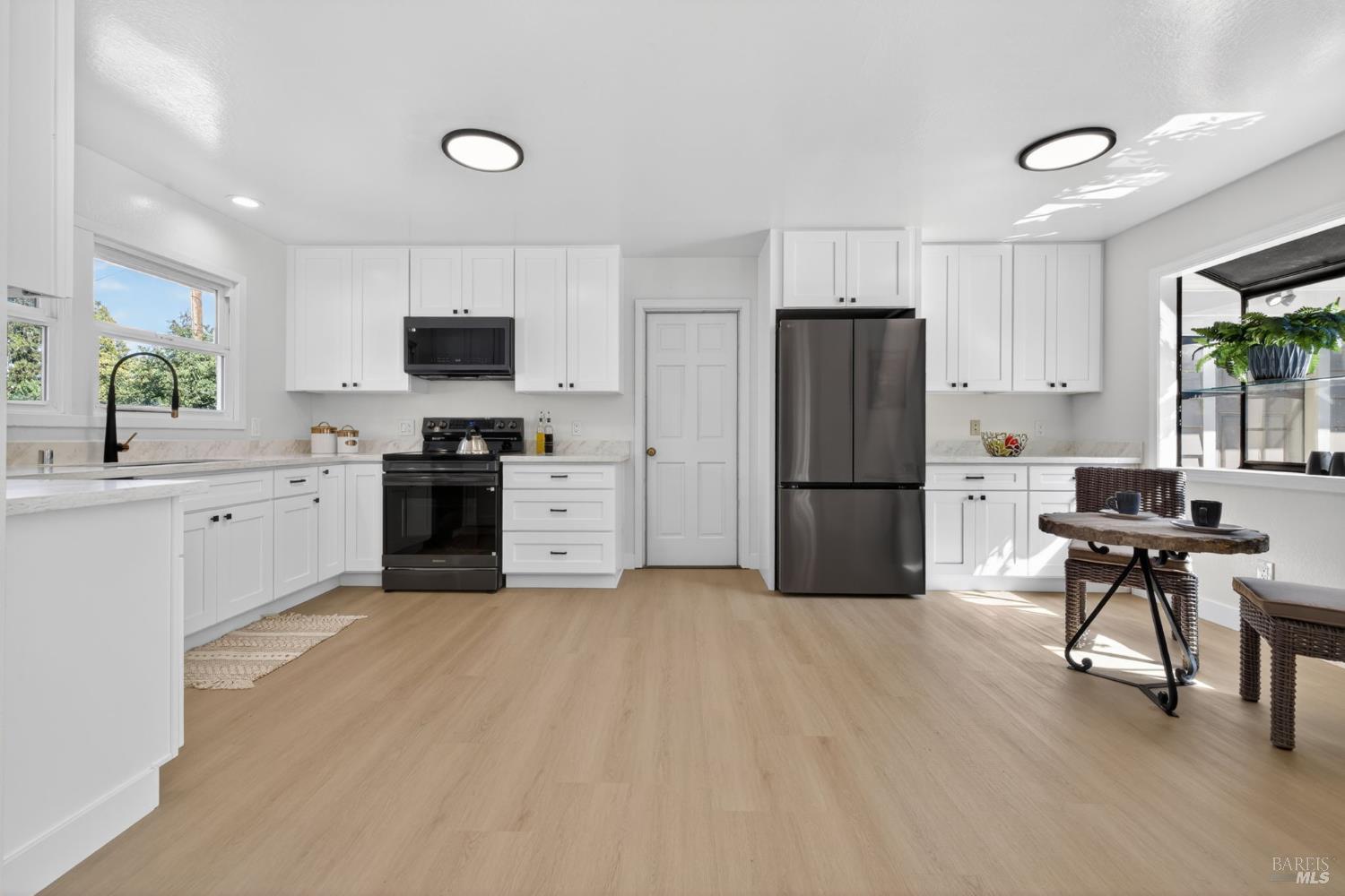 Sebastopol, California, 95472, United States, 2 Bedrooms Bedrooms, ,1 BathroomBathrooms,Residential,For Sale,2048872