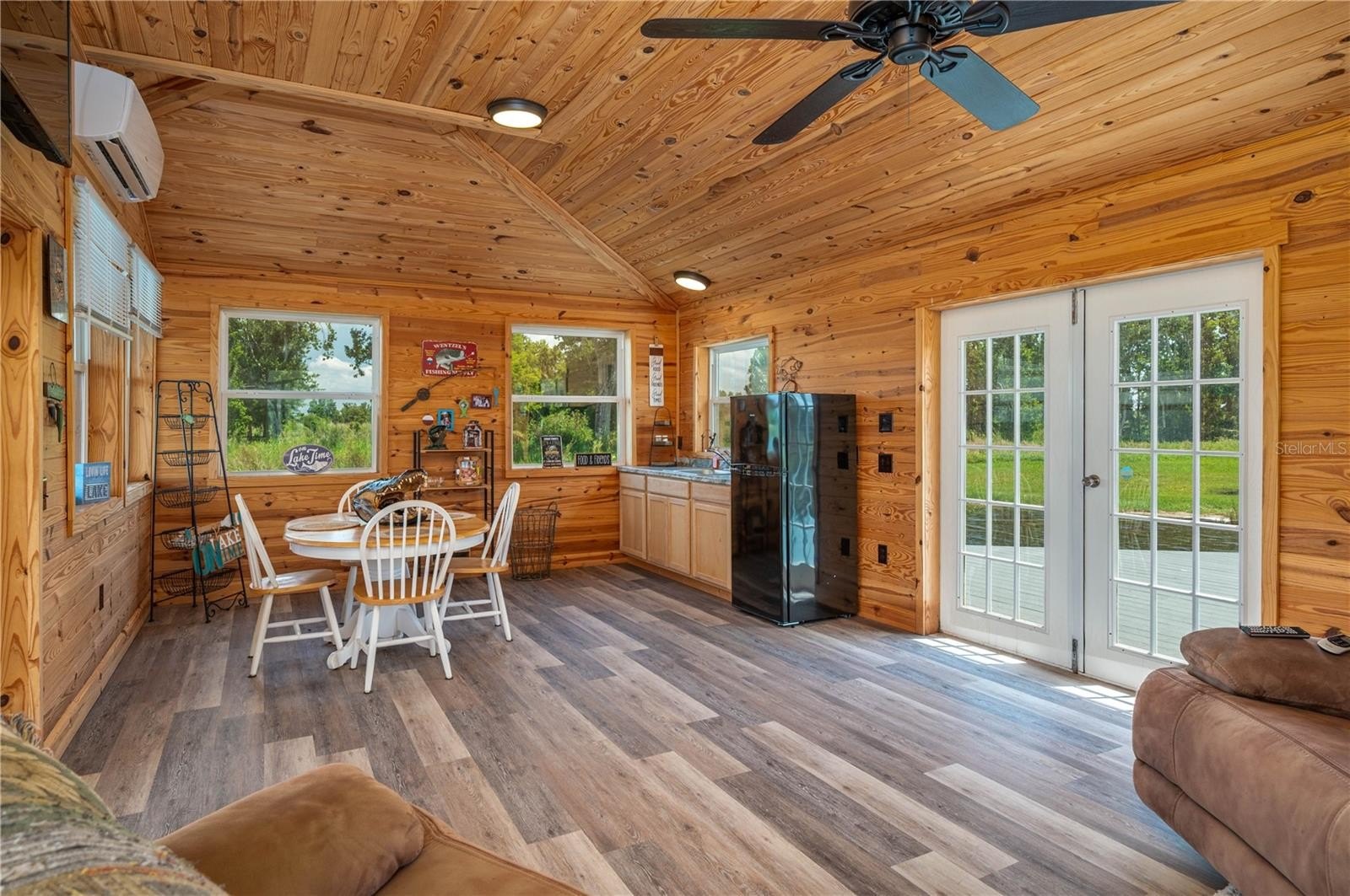 LAKE WALES, Florida, 33898, United States, 3 Bedrooms Bedrooms, ,3 BathroomsBathrooms,Residential,For Sale,1846295