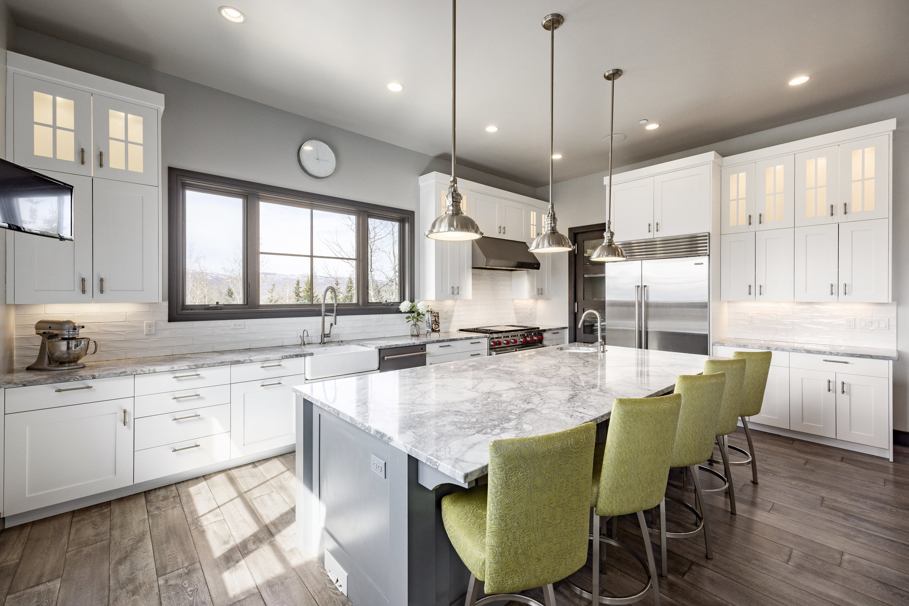  Framed by Panoramic Mountain Views with Access to Round Valley